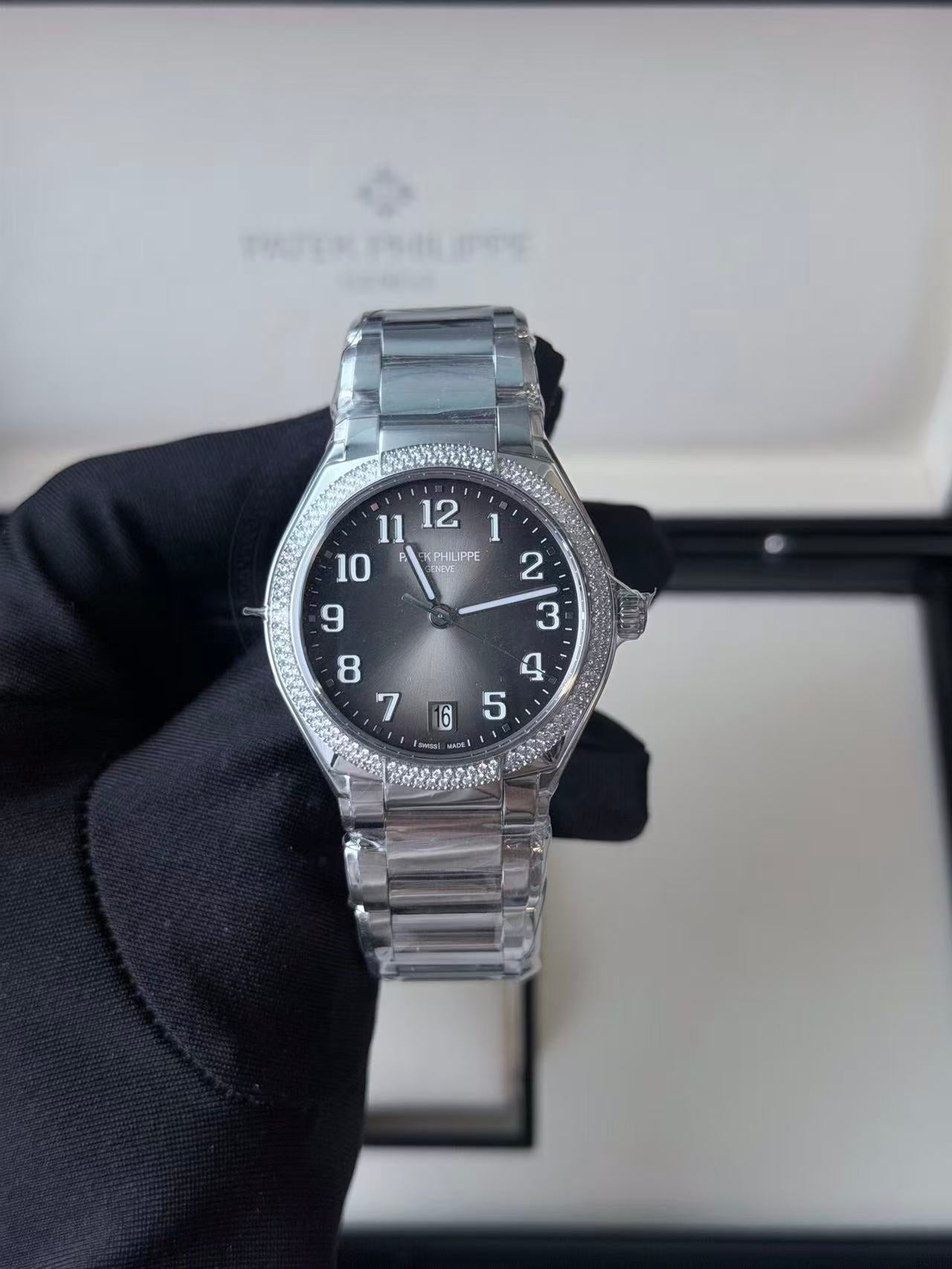 Patek Philippe 7300/1200A-010