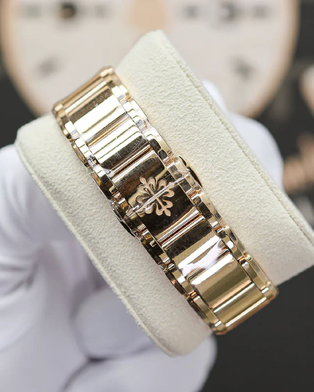 Patek Philippe 7300/1200R