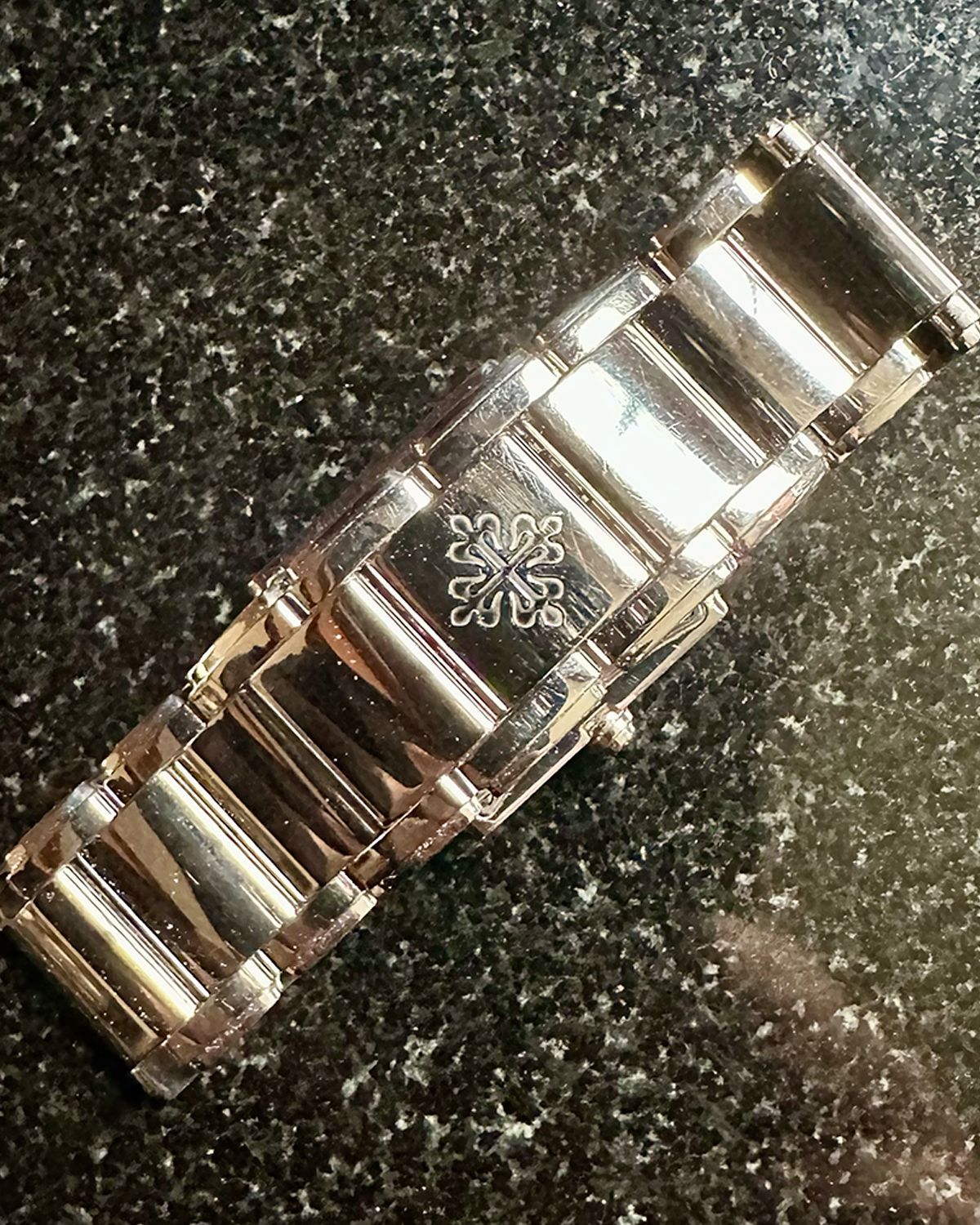 Patek Philippe 4910/10A-010