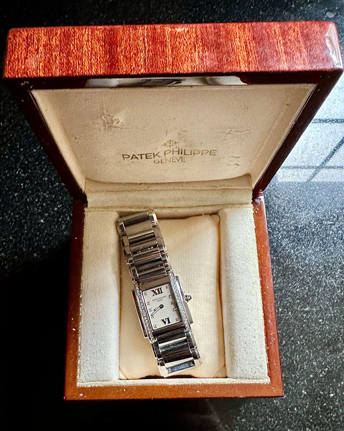Patek Philippe 4910/10A-010