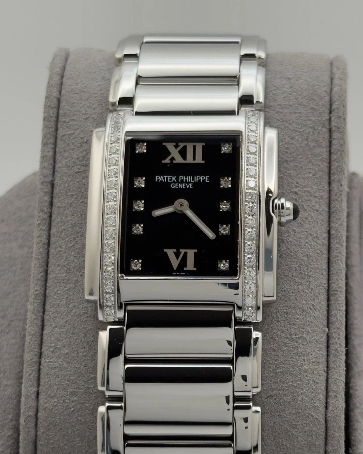Patek Philippe 4910/10A-010