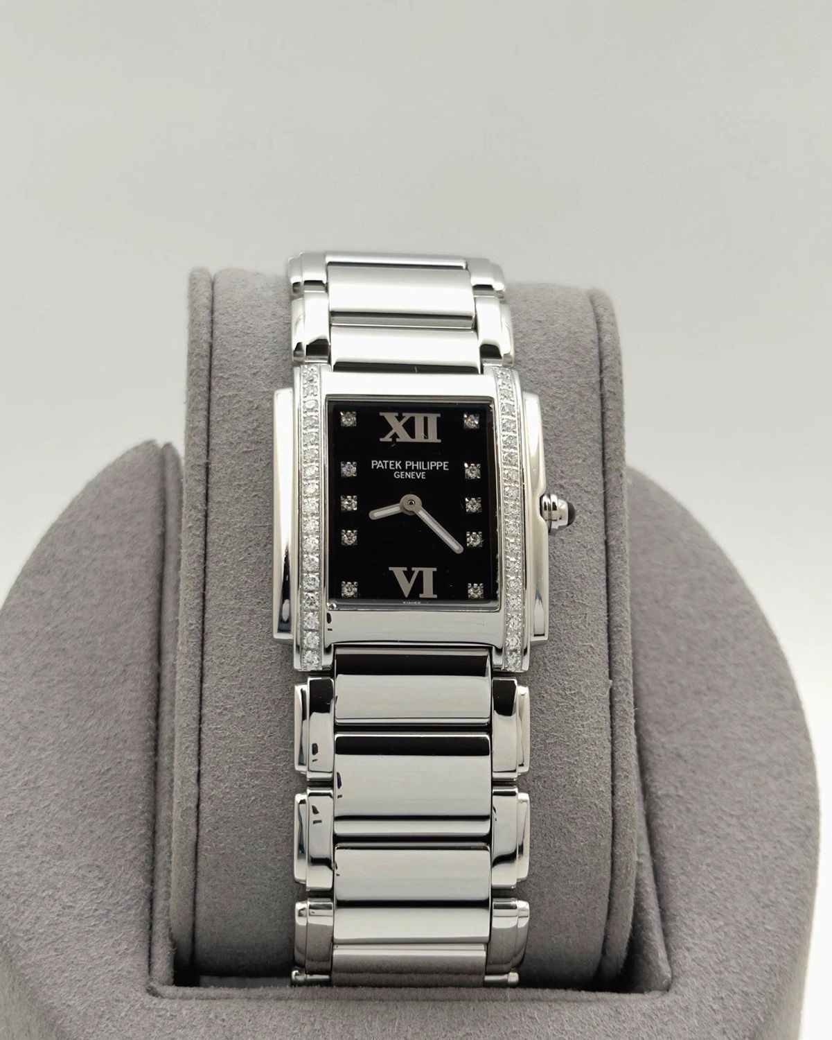 Patek Philippe 4910/10A-010