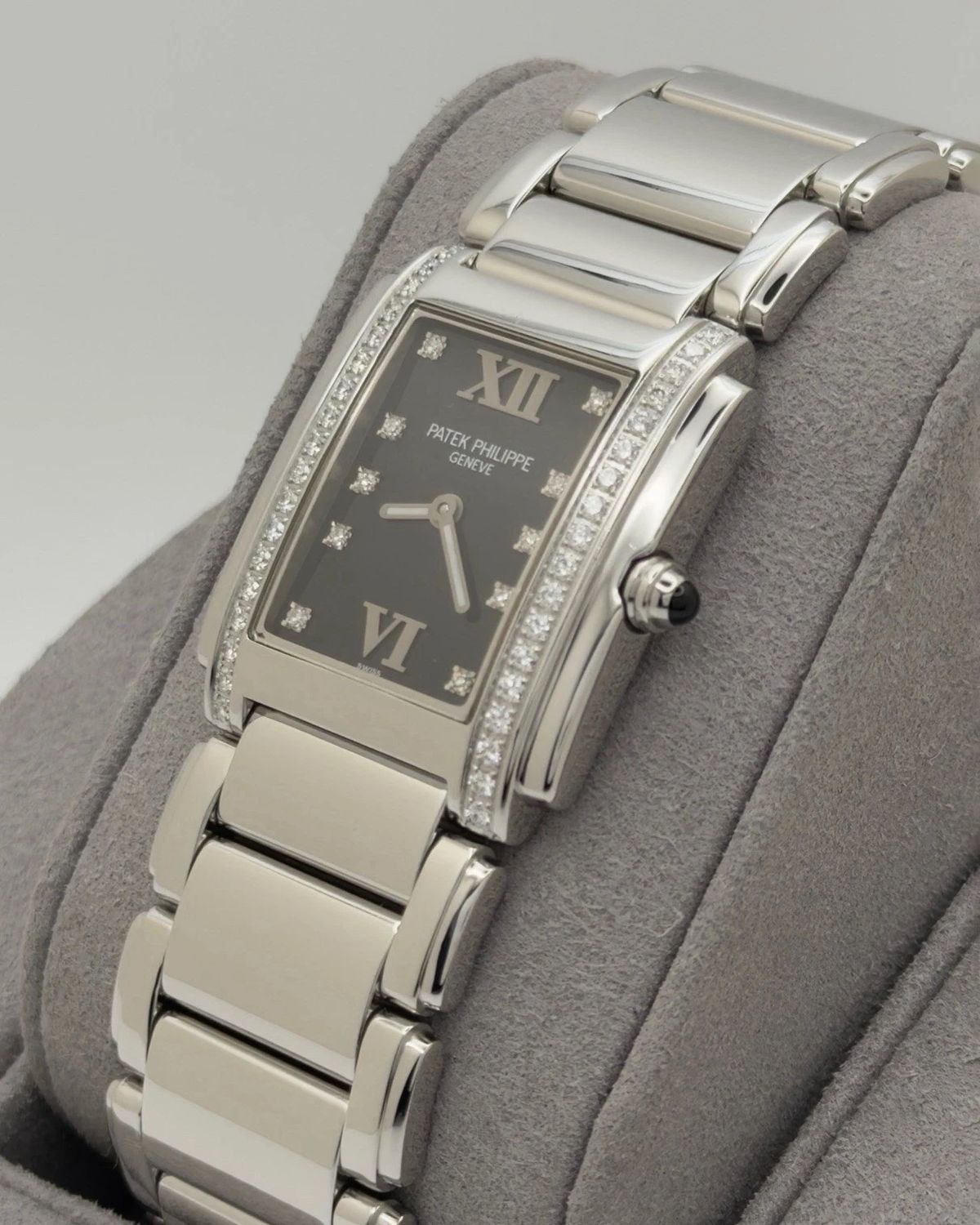 Patek Philippe 4910/10A-010
