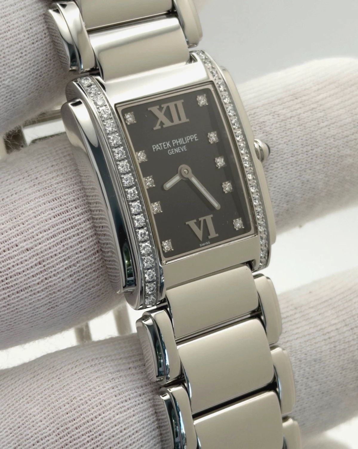 Patek Philippe 4910/10A-010