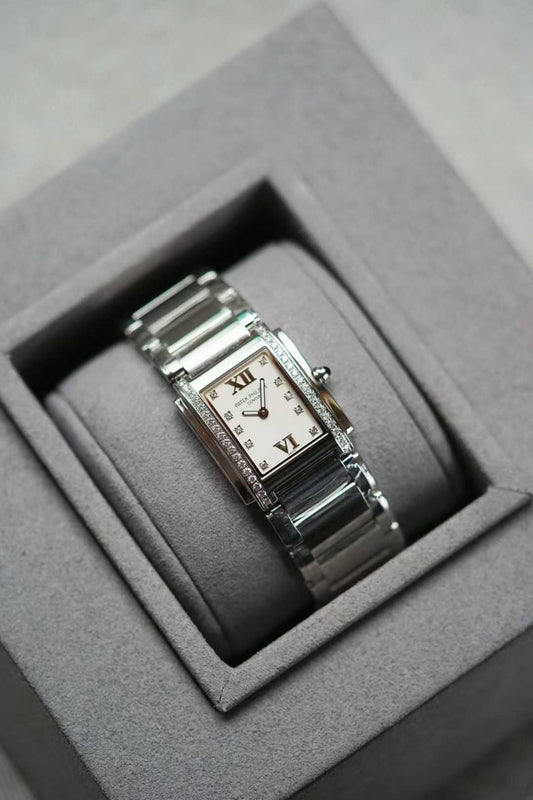 Patek Philippe 4910/10A-011