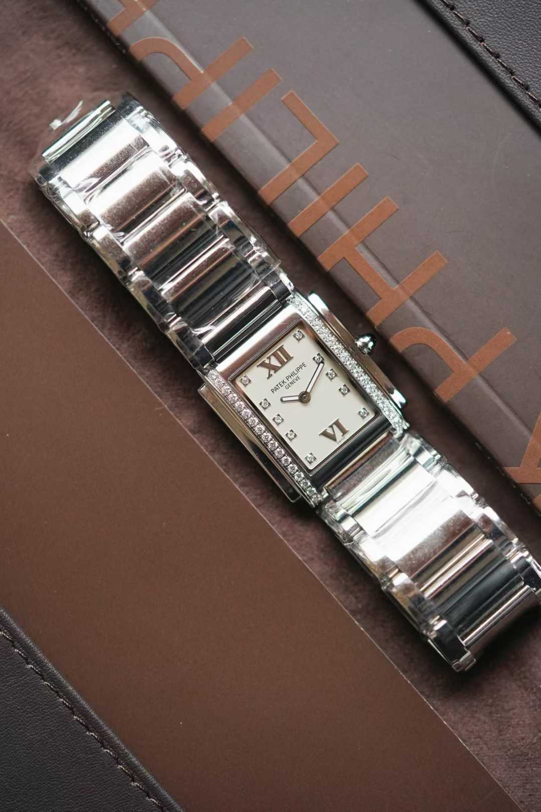 Patek Philippe 4910/10A-011