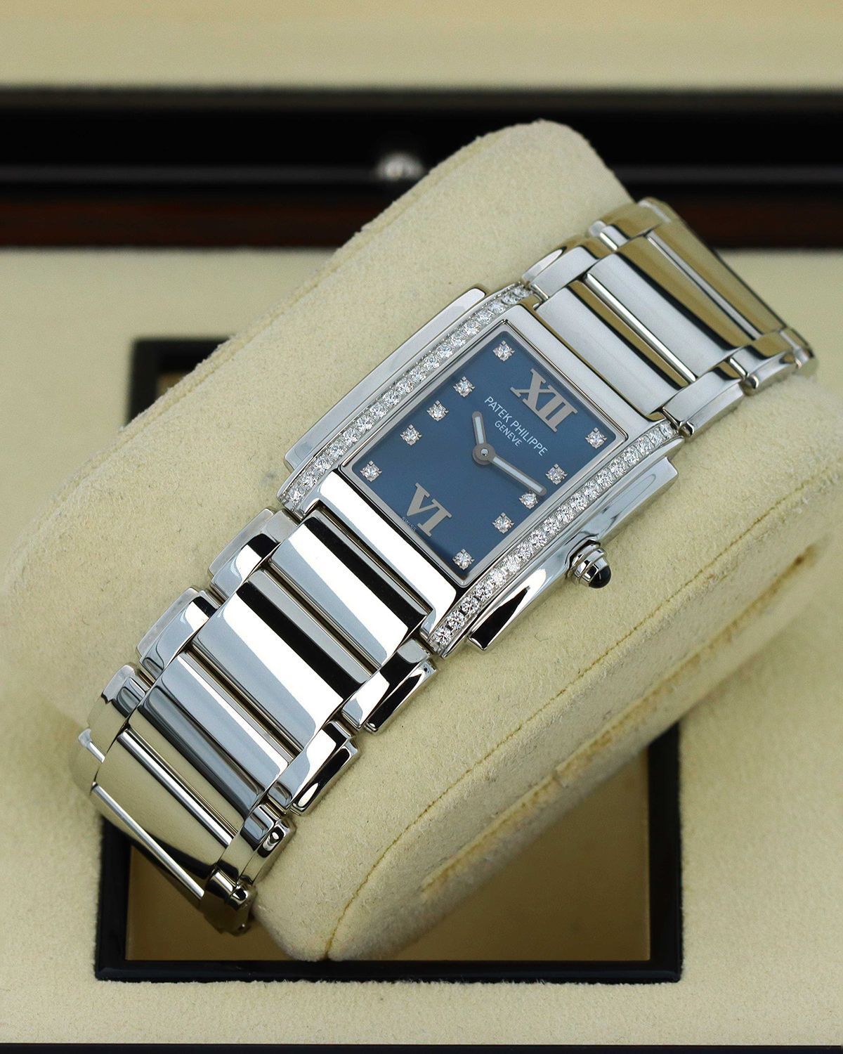 Patek Philippe 4910/10A-012