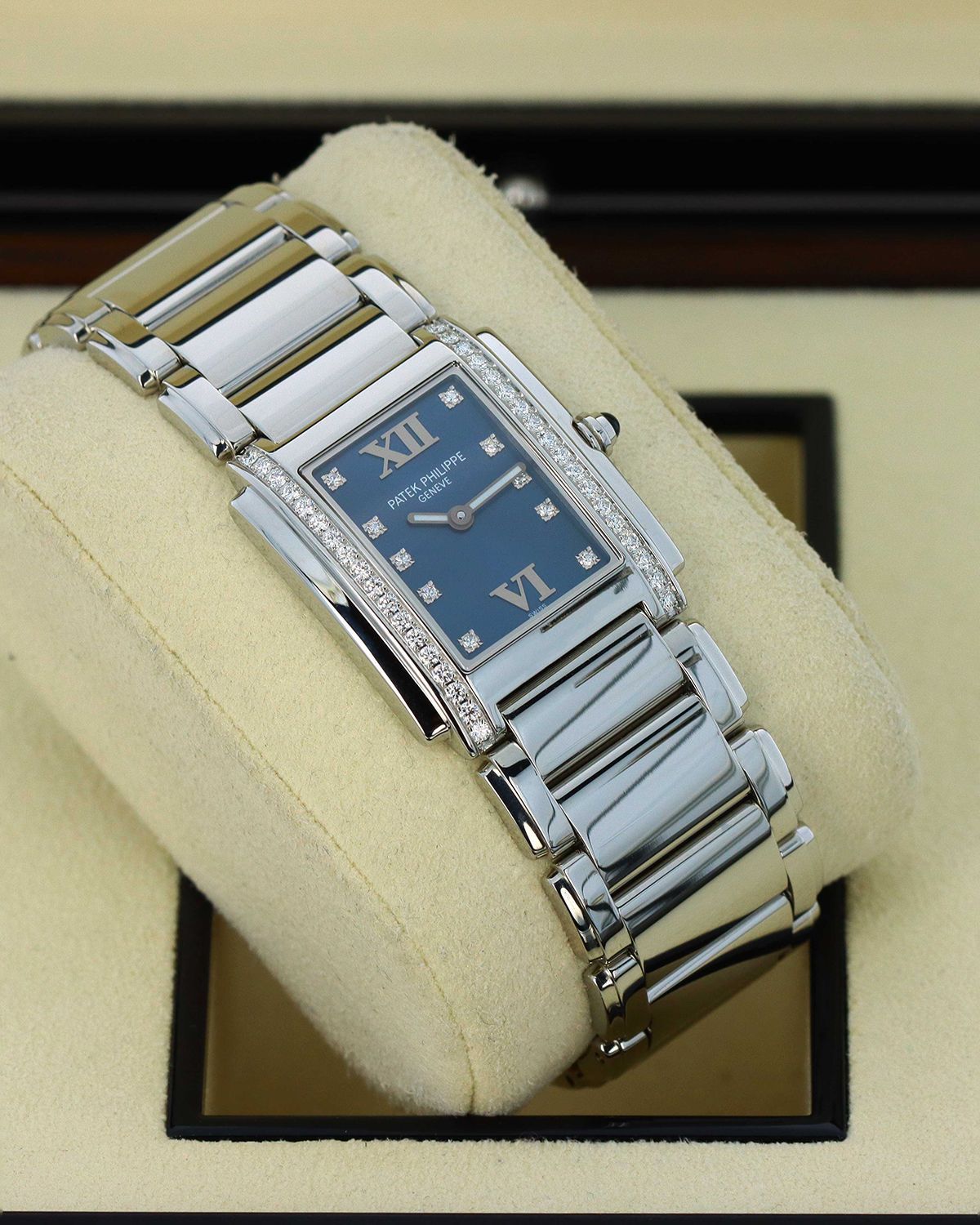 Patek Philippe 4910/10A-012