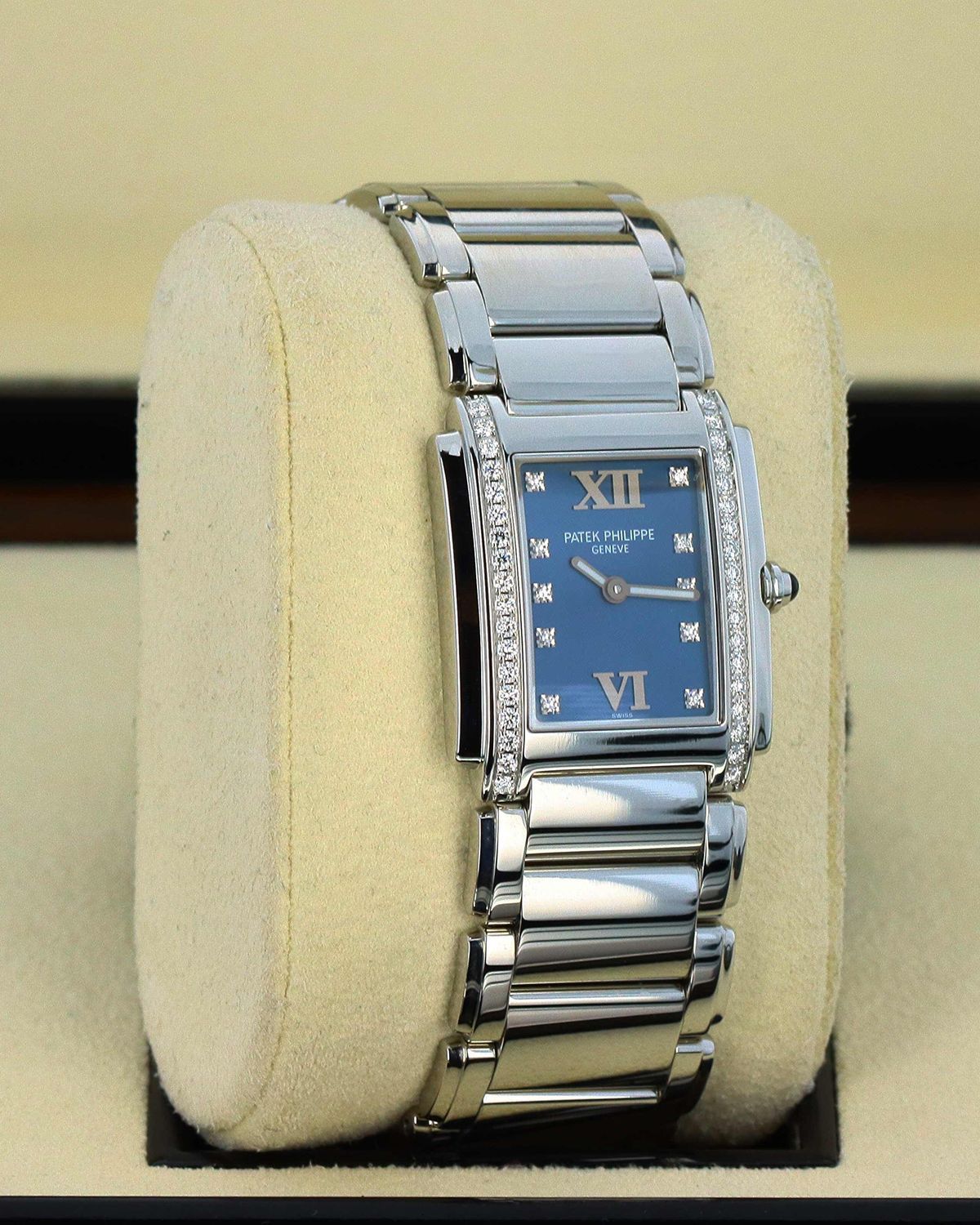 Patek Philippe 4910/10A-012