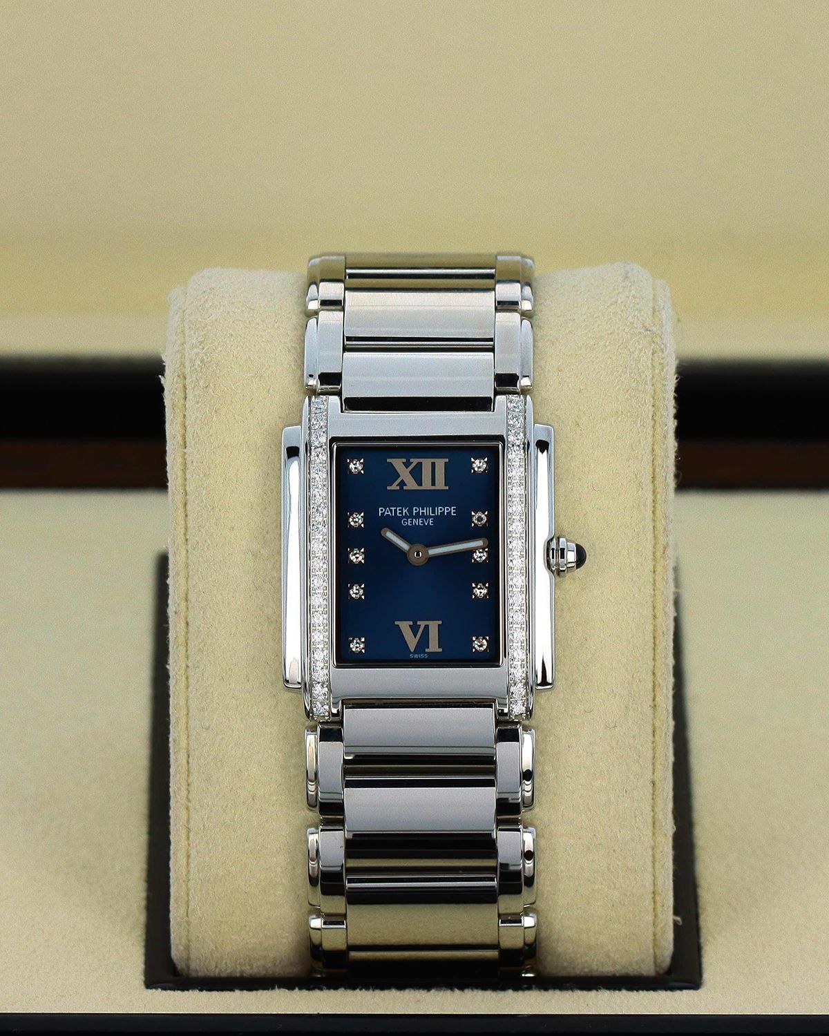 Patek Philippe 4910/10A-012