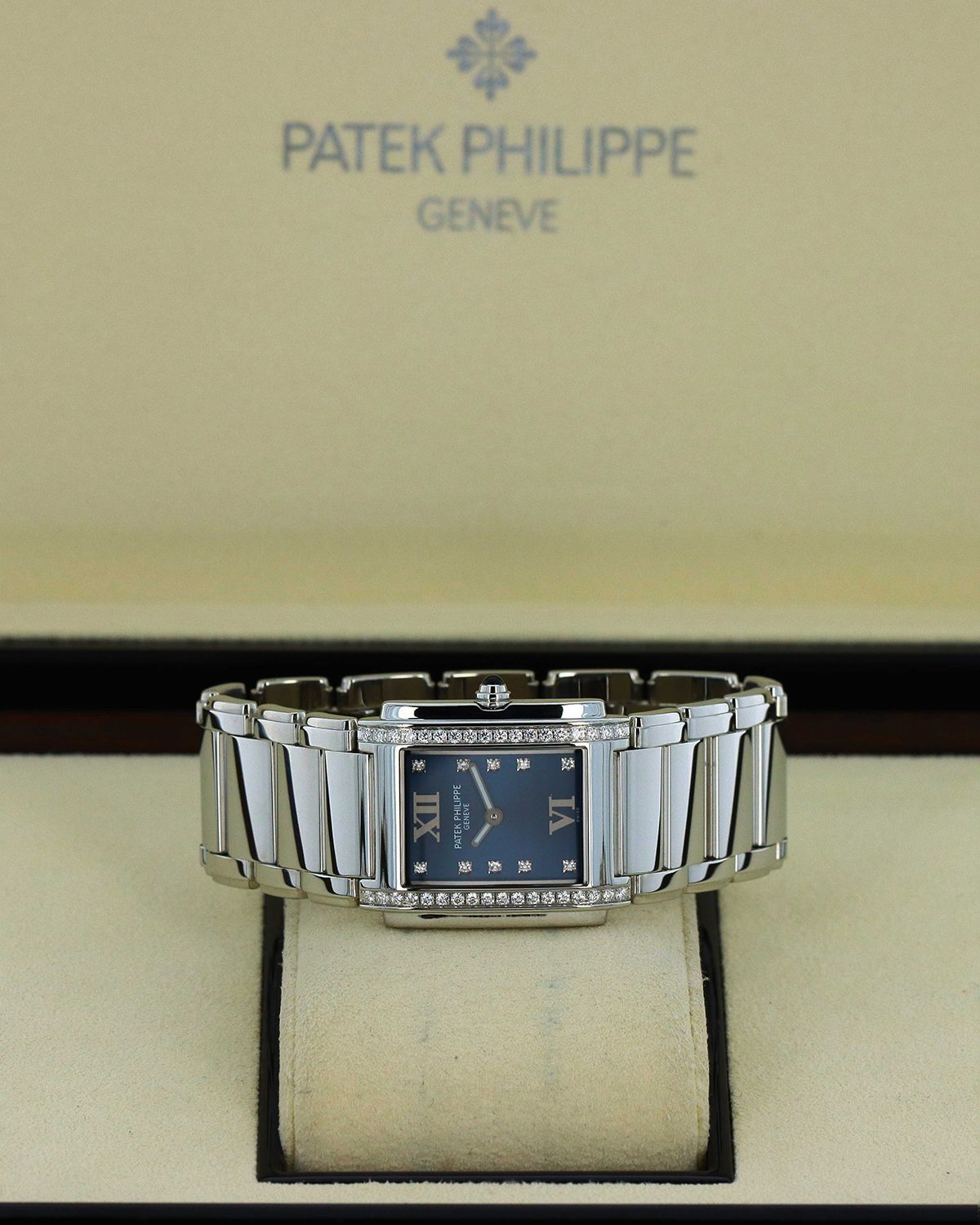 Patek Philippe 4910/10A-012