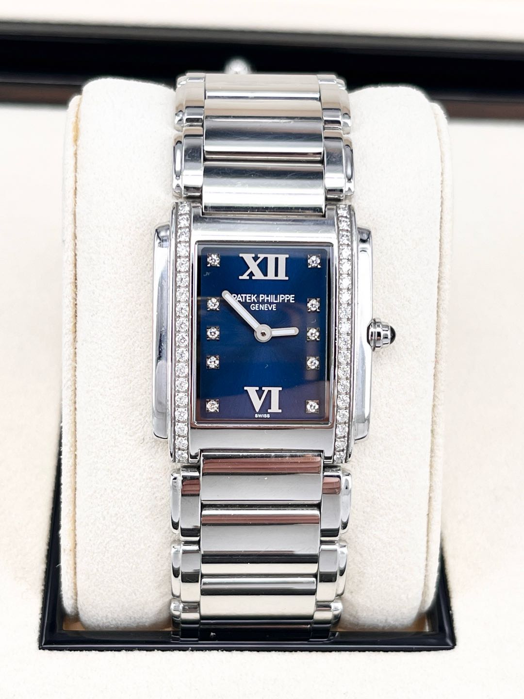 Patek Philippe 4910/10A-012
