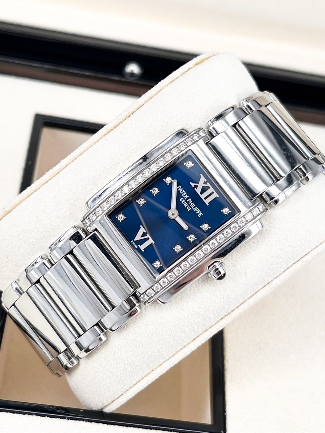 Patek Philippe 4910/10A-012