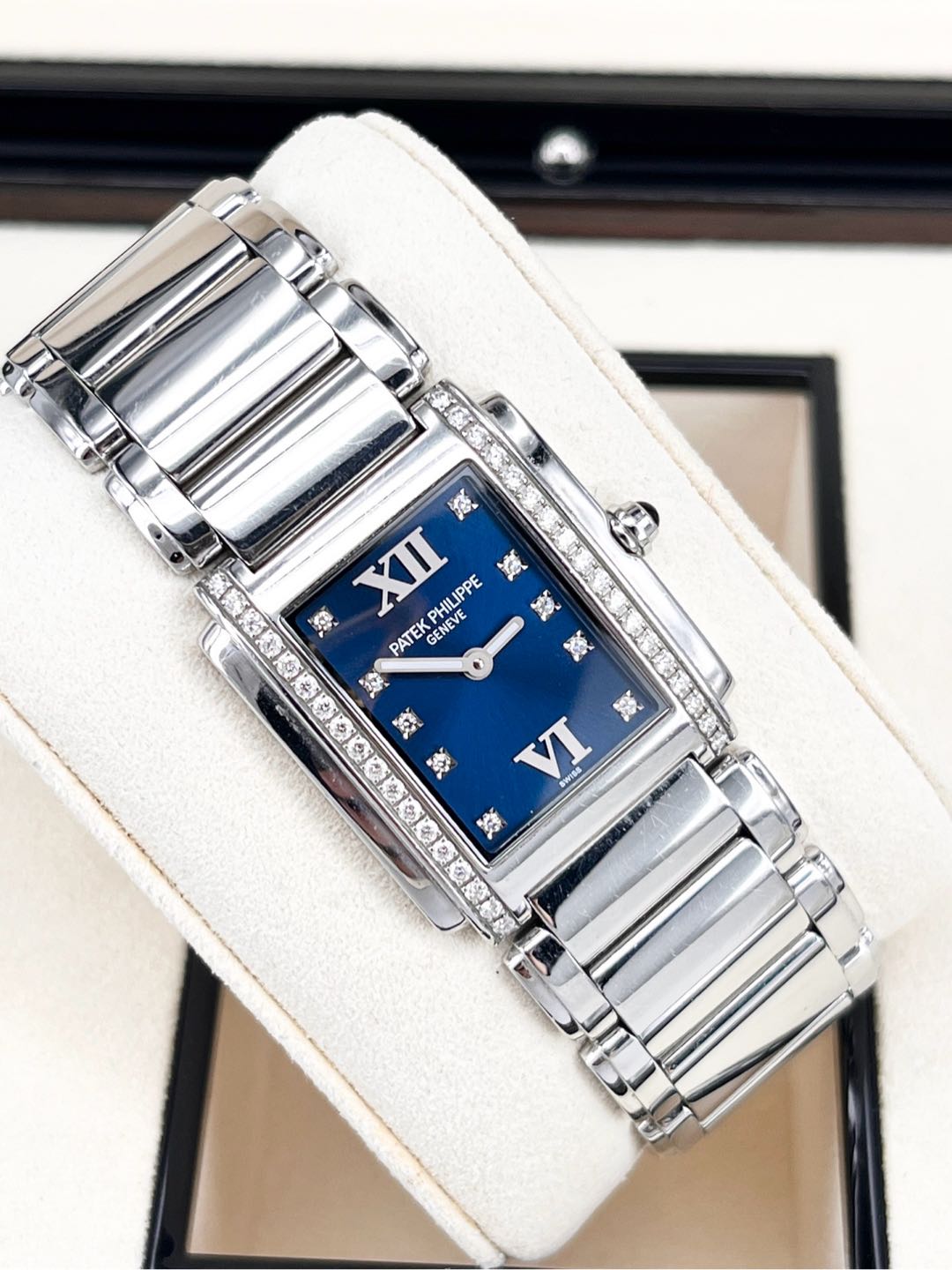 Patek Philippe 4910/10A-012