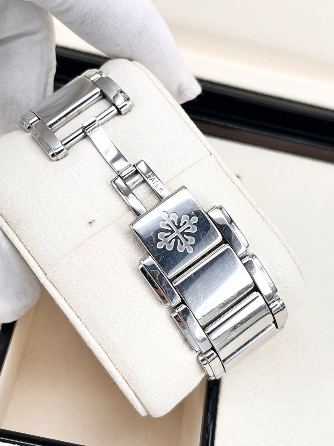Patek Philippe 4910/10A-012