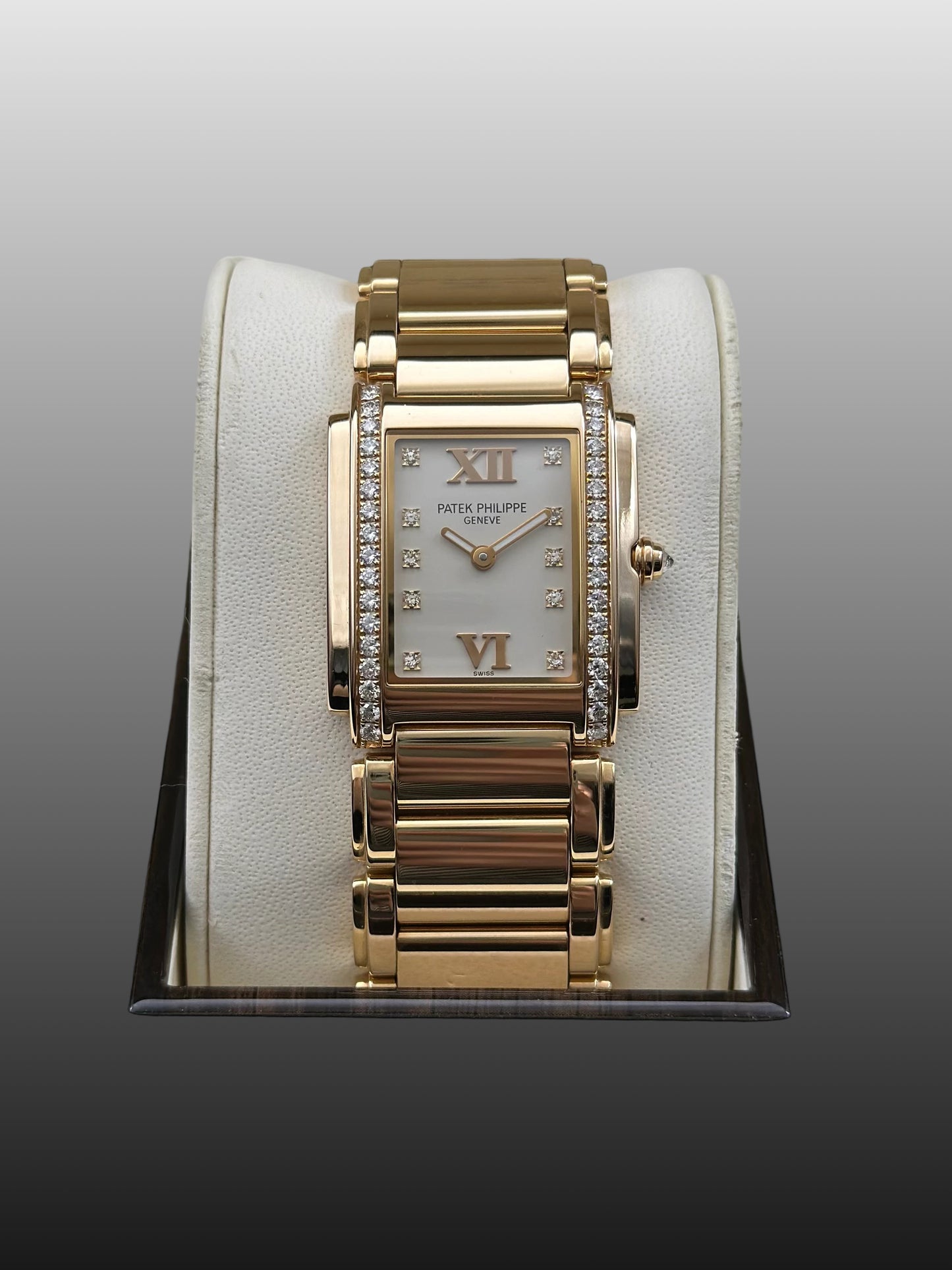 Patek Philippe 4910/11R-011