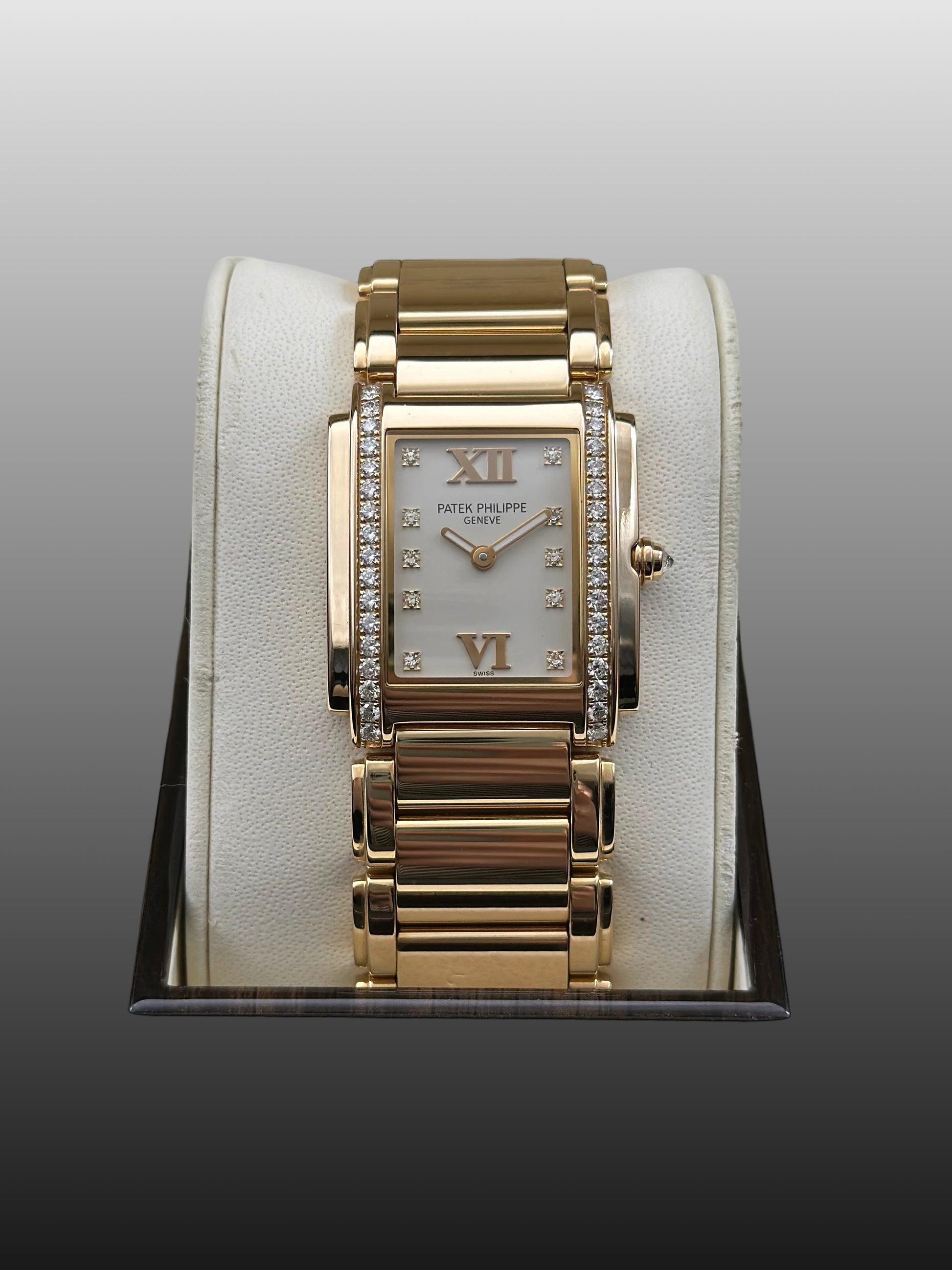 Patek Philippe 4910/11R-011