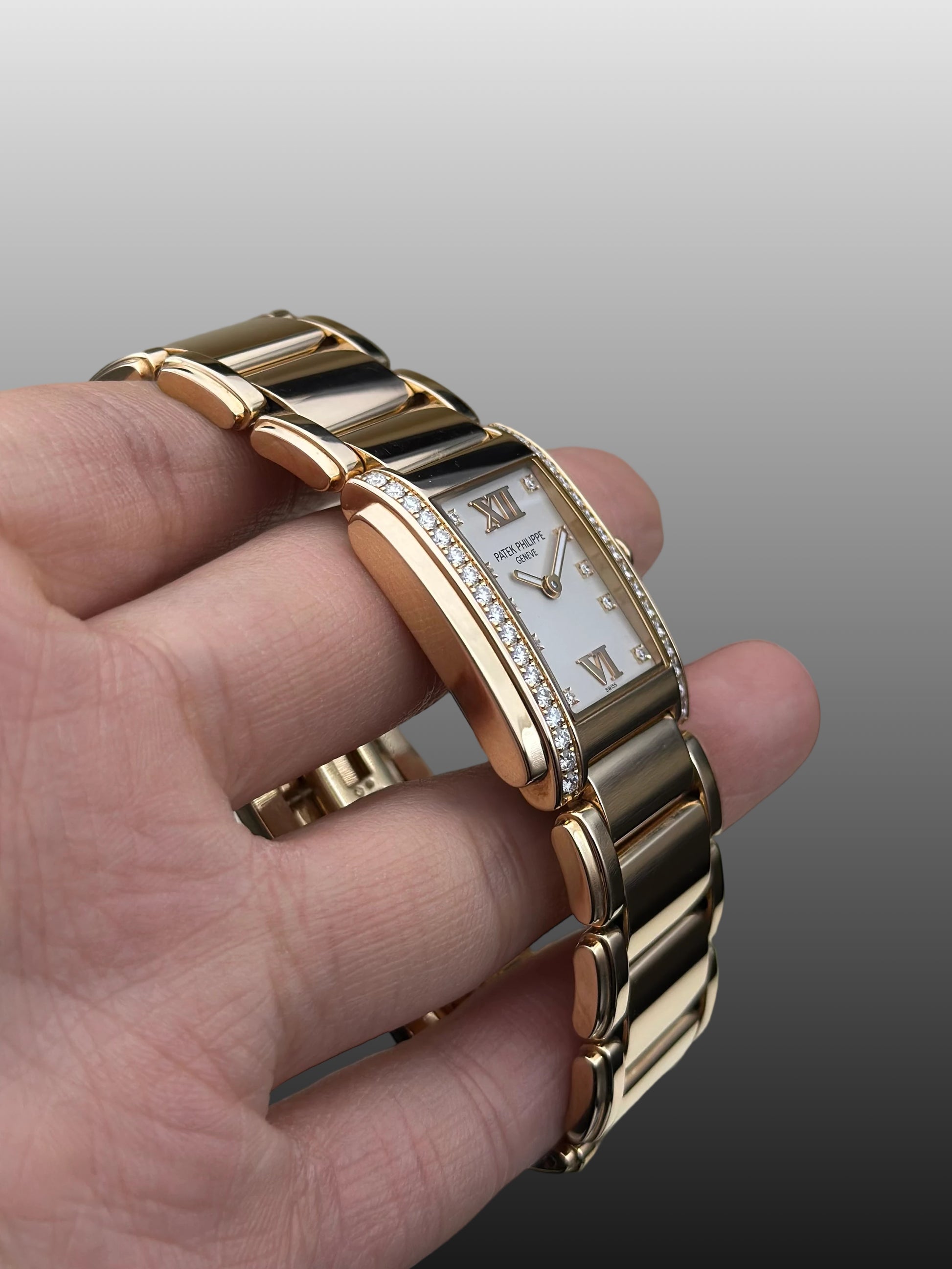 Patek Philippe 4910/11R-011