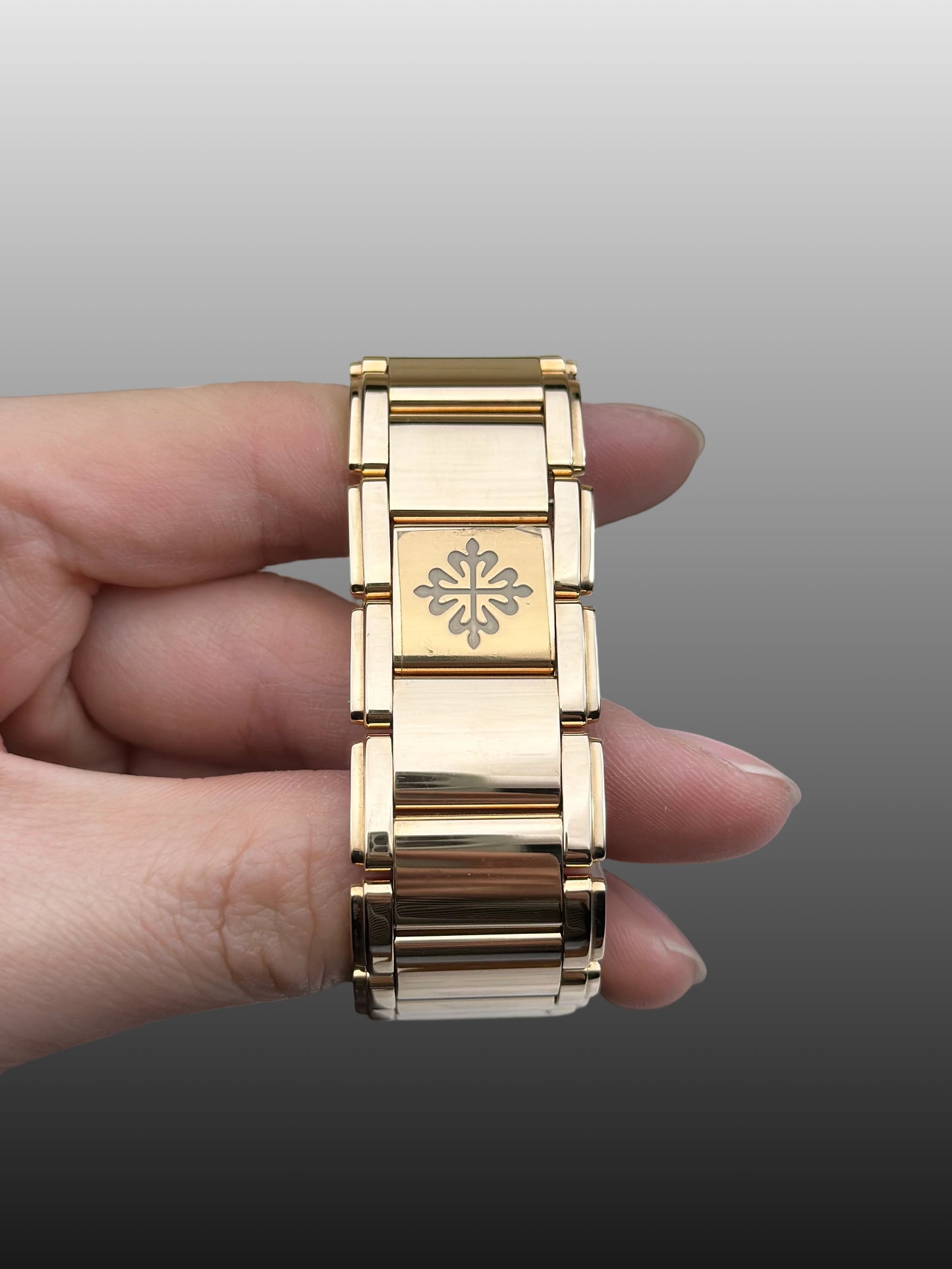Patek Philippe 4910/11R-011