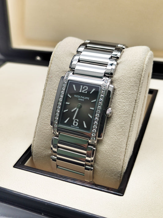 Patek Philippe 4910/1200A-010