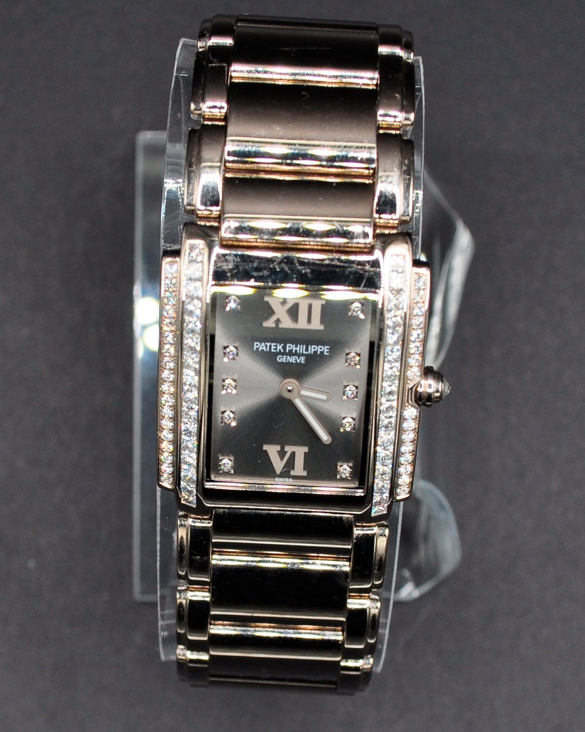 Patek Philippe 4910/20G-010