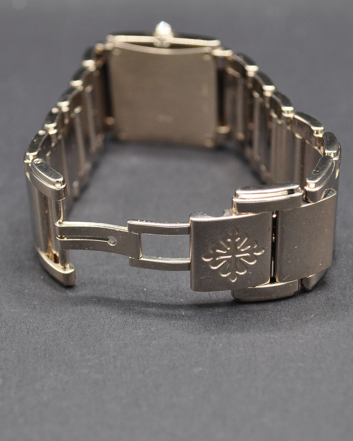 Patek Philippe 4910/20G-010