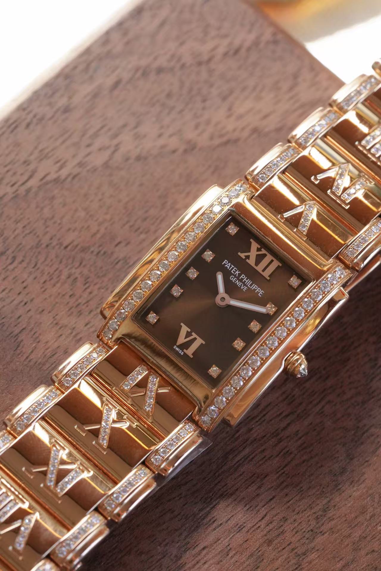 Patek Philippe 4910