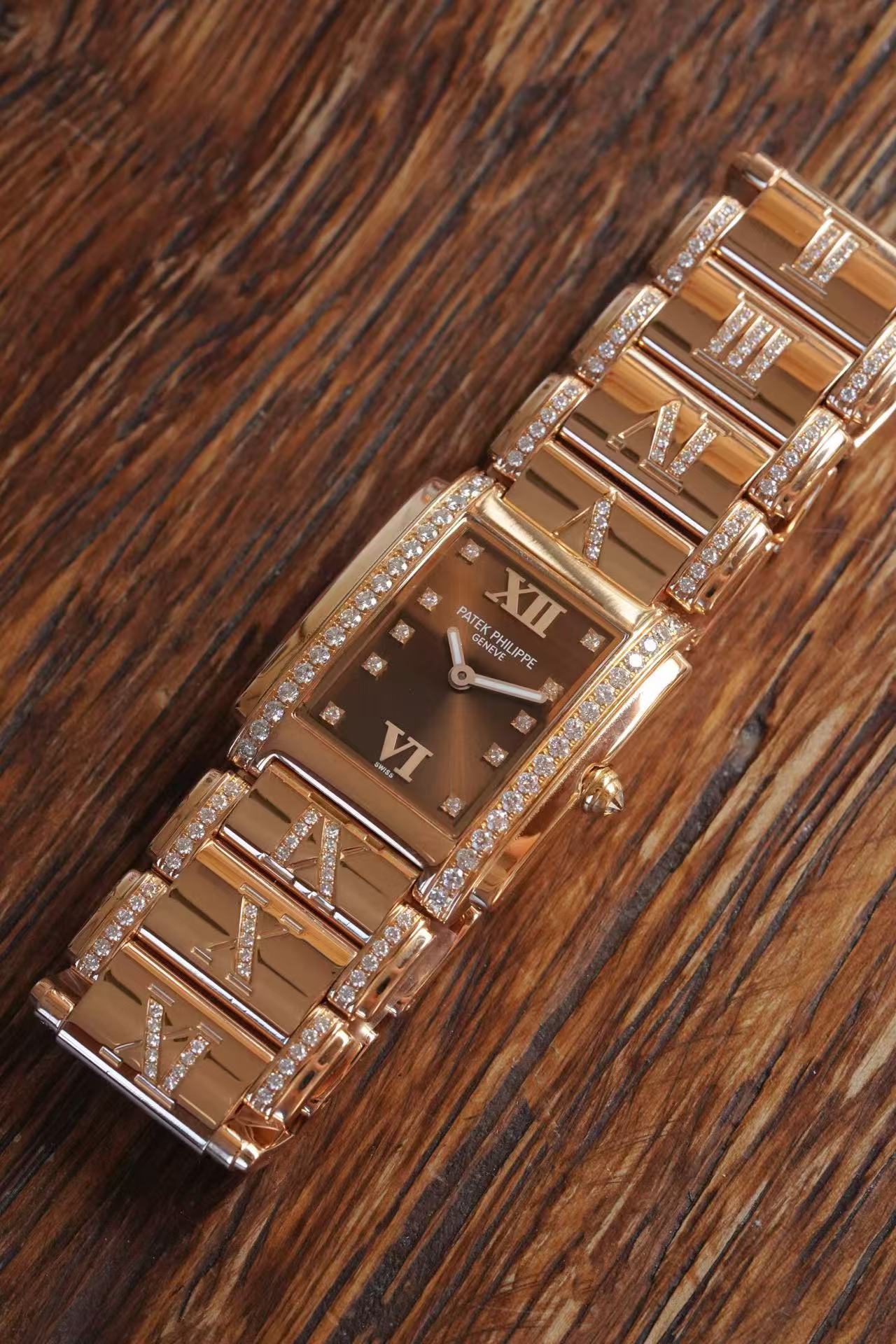 Patek Philippe 4910