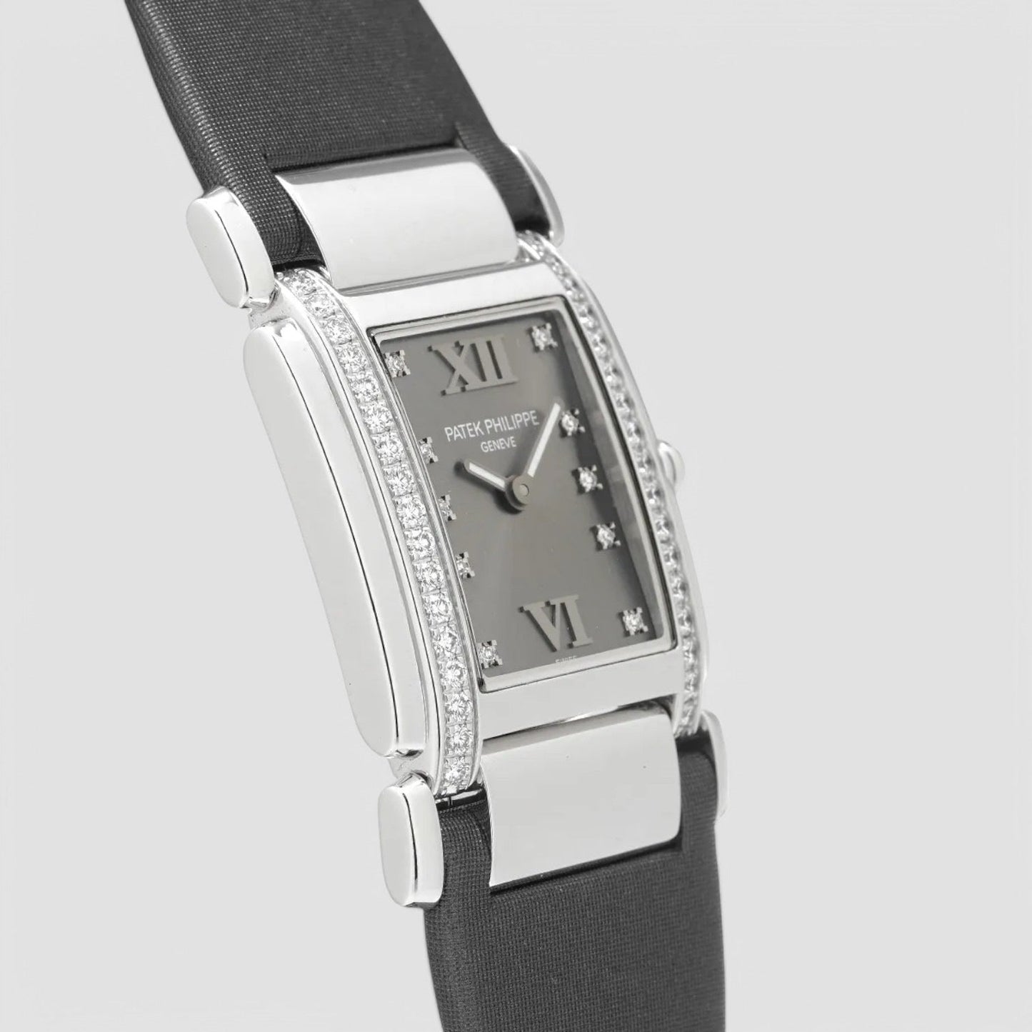 Patek Philippe 4920G-001