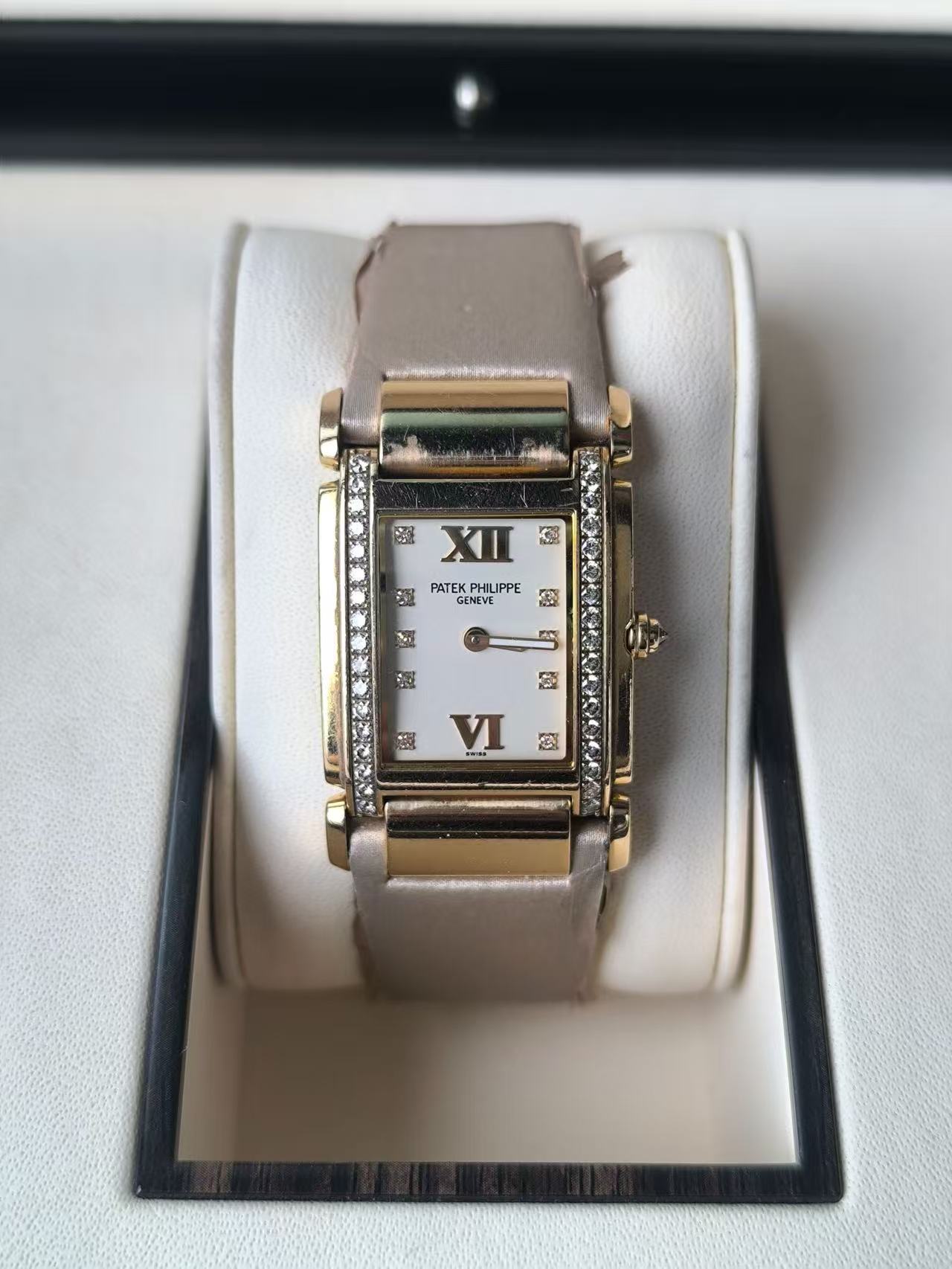 Patek Philippe 4920R-010