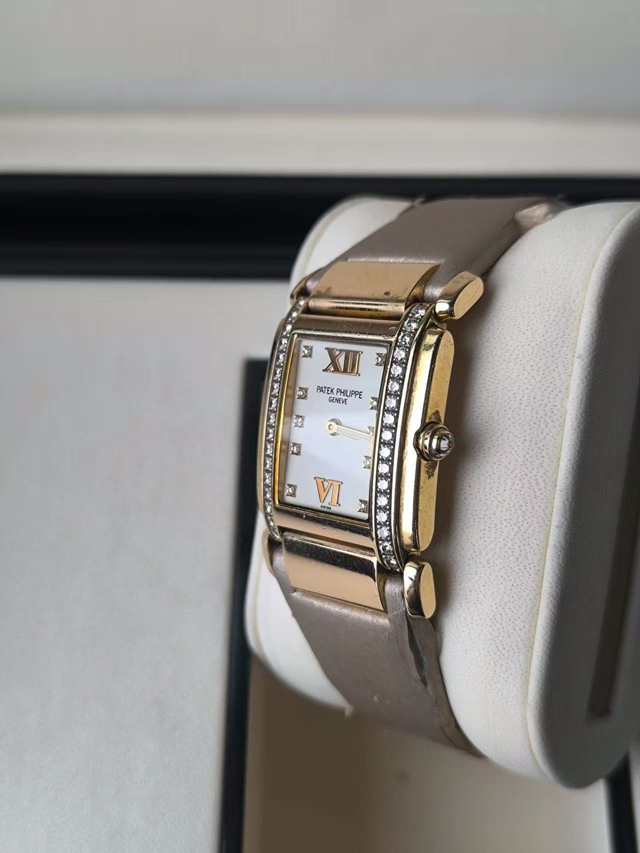Patek Philippe 4920R-010