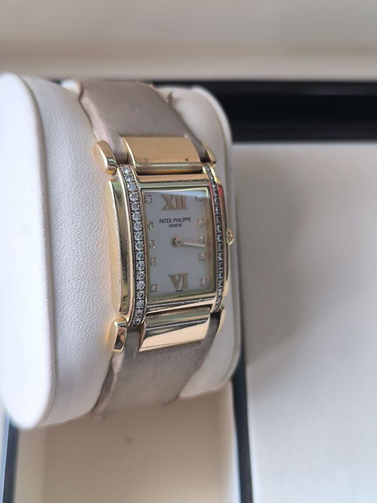Patek Philippe 4920R-010