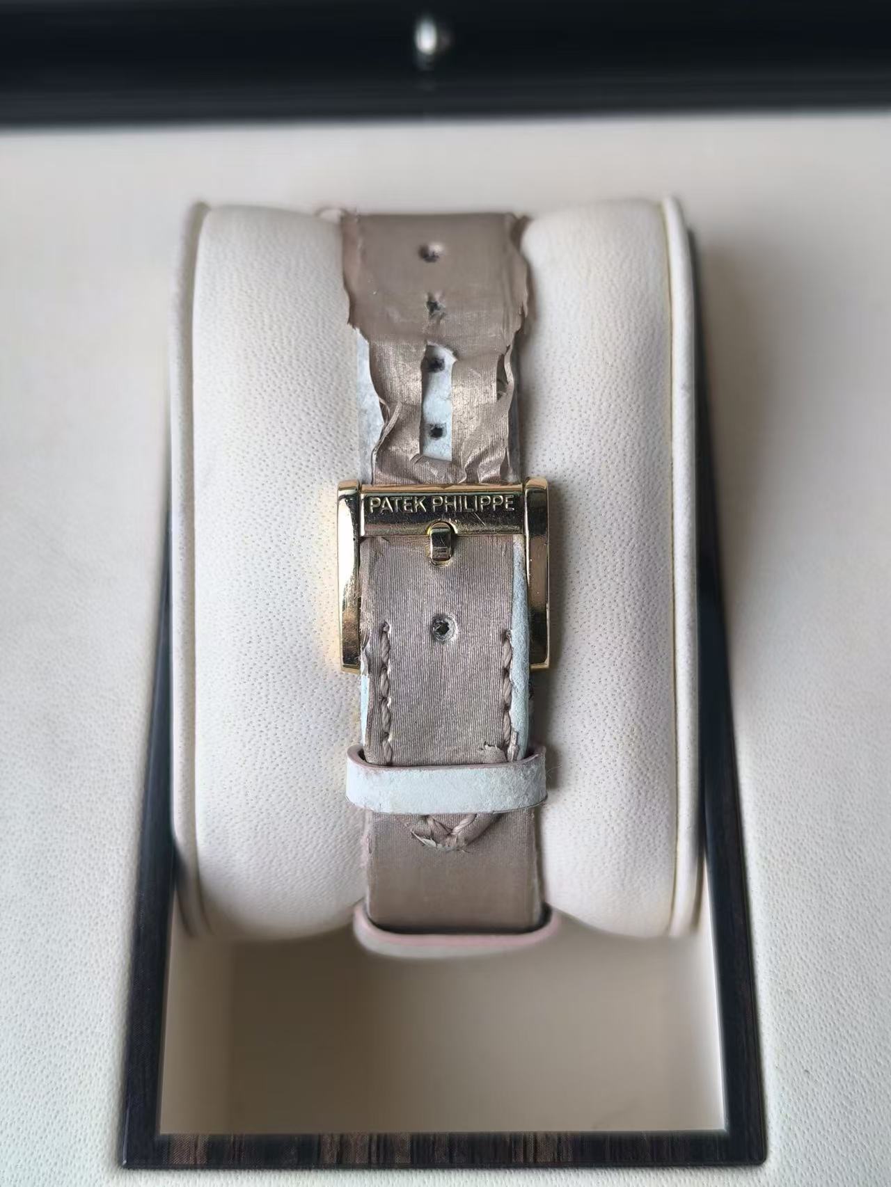 Patek Philippe 4920R-010