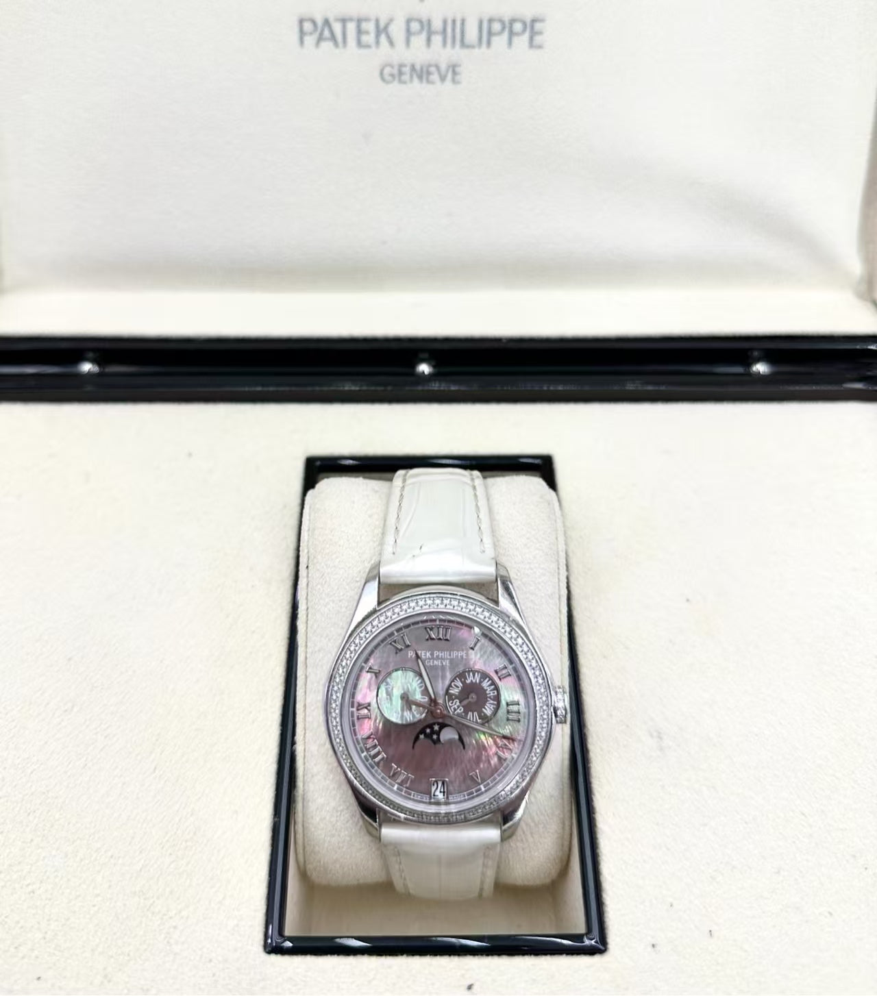Patek Philippe 4936G-001