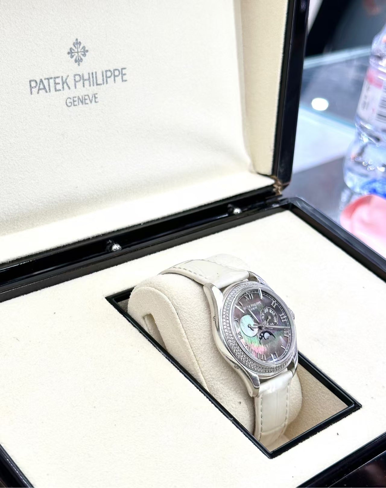 Patek Philippe 4936G-001