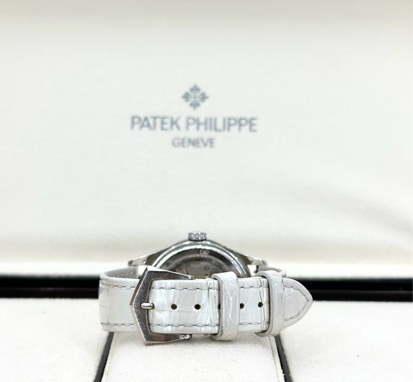 Patek Philippe 4936G-001