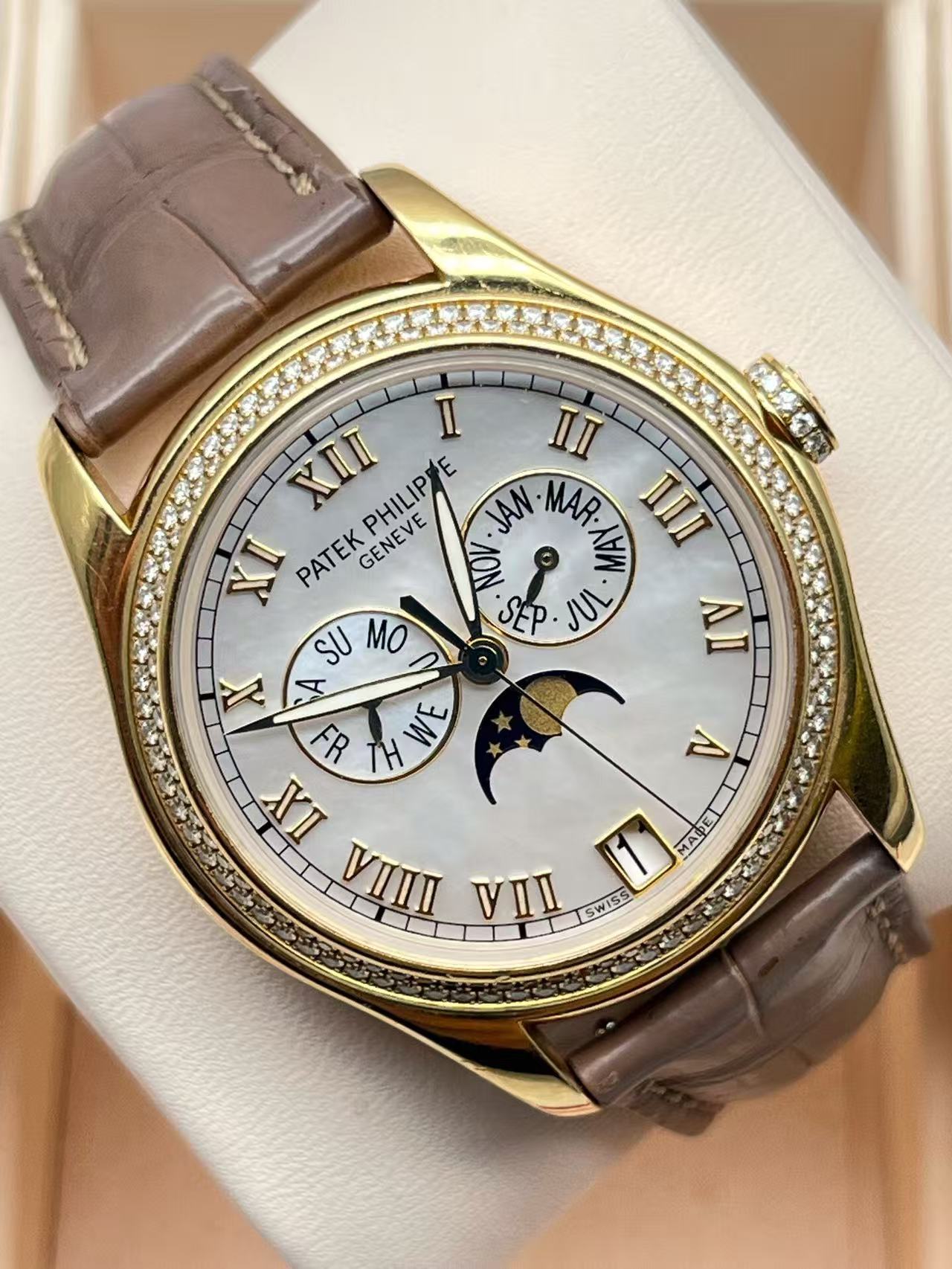 Patek Philippe 4936J-001