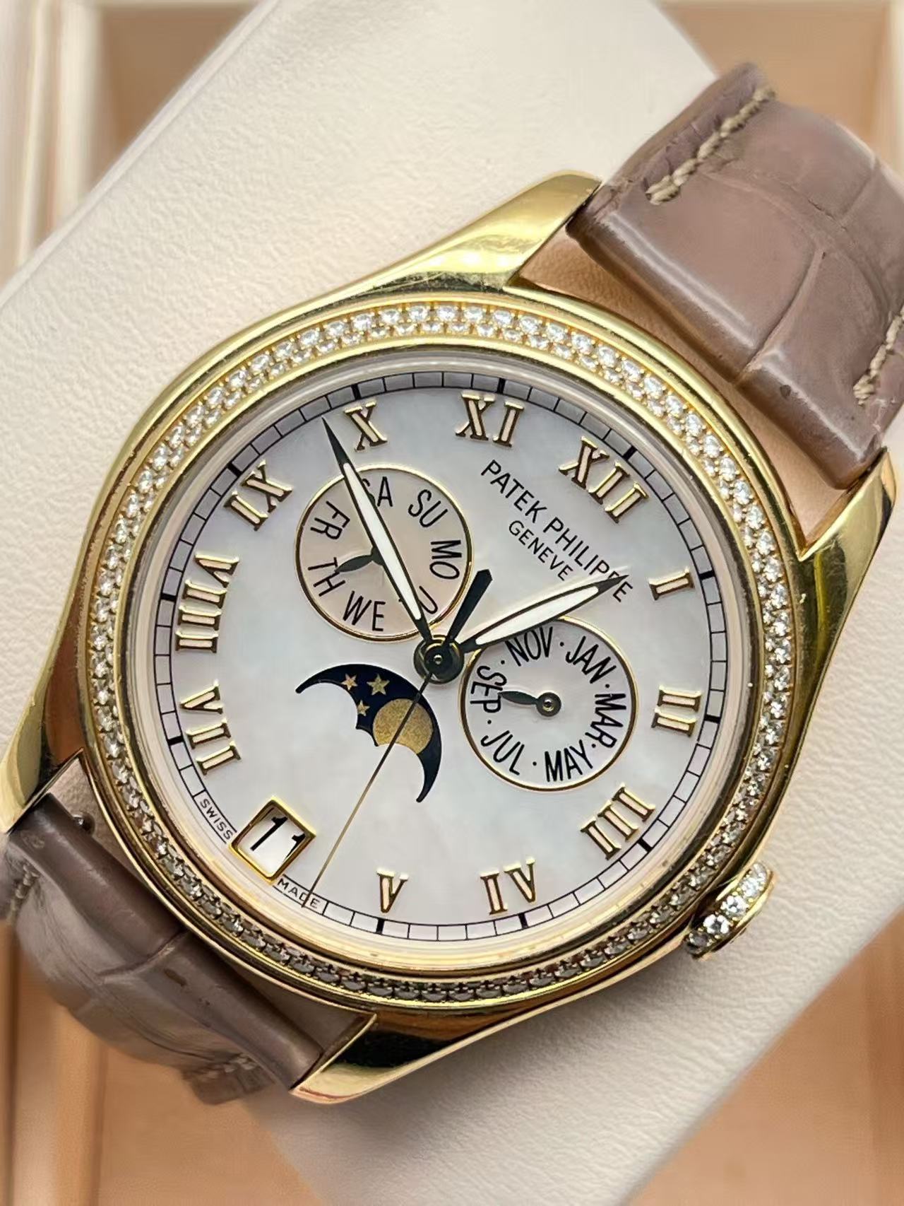 Patek Philippe 4936J-001