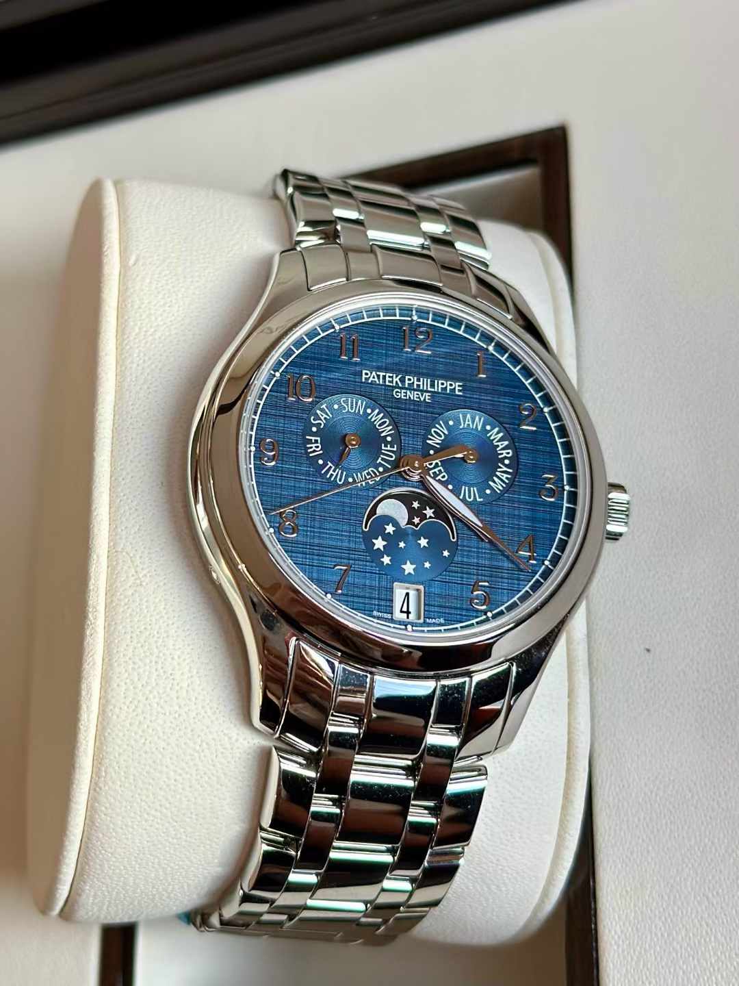 Patek Philippe 4947-1A-001