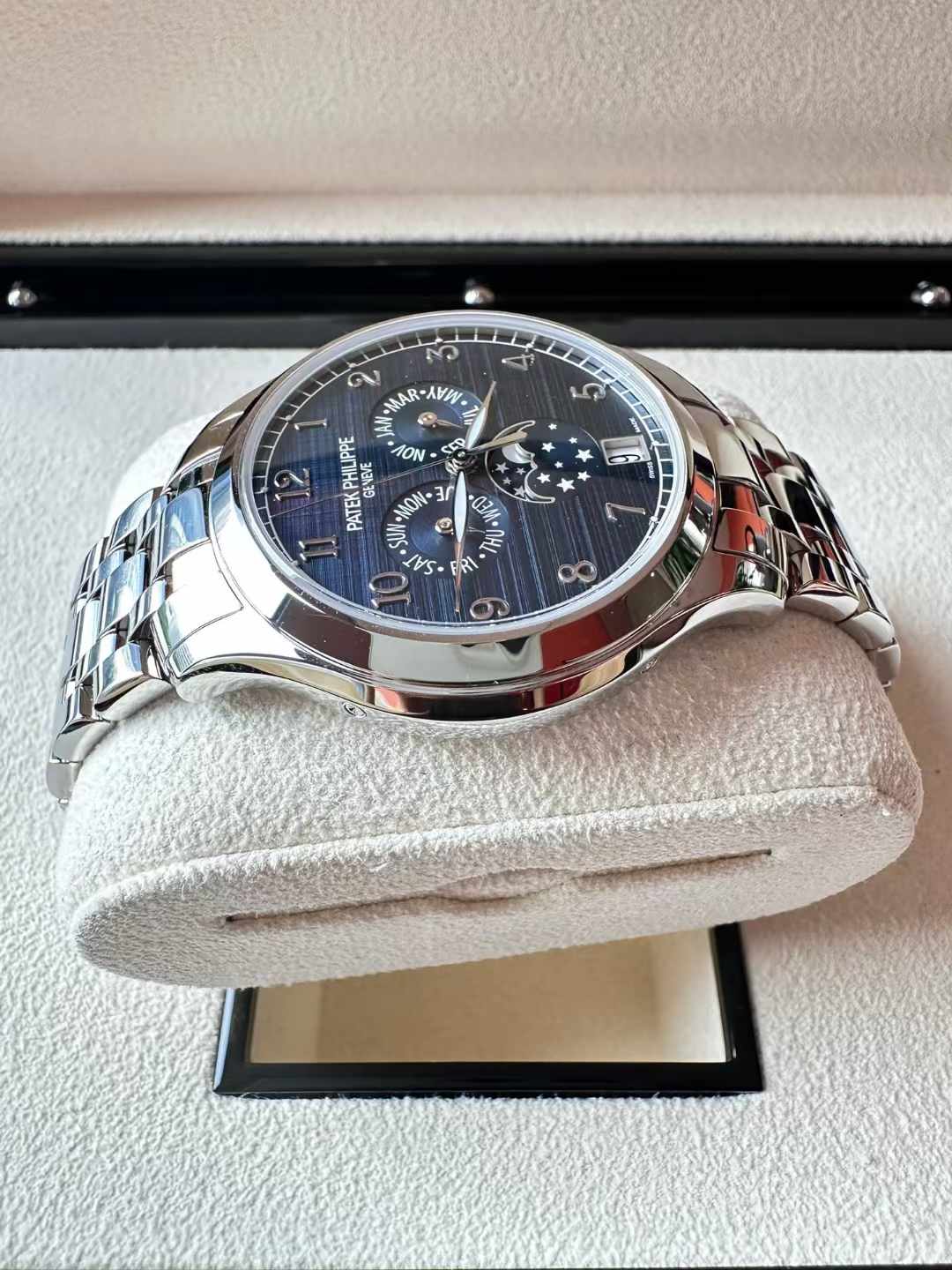 Patek Philippe 4947-1A-001