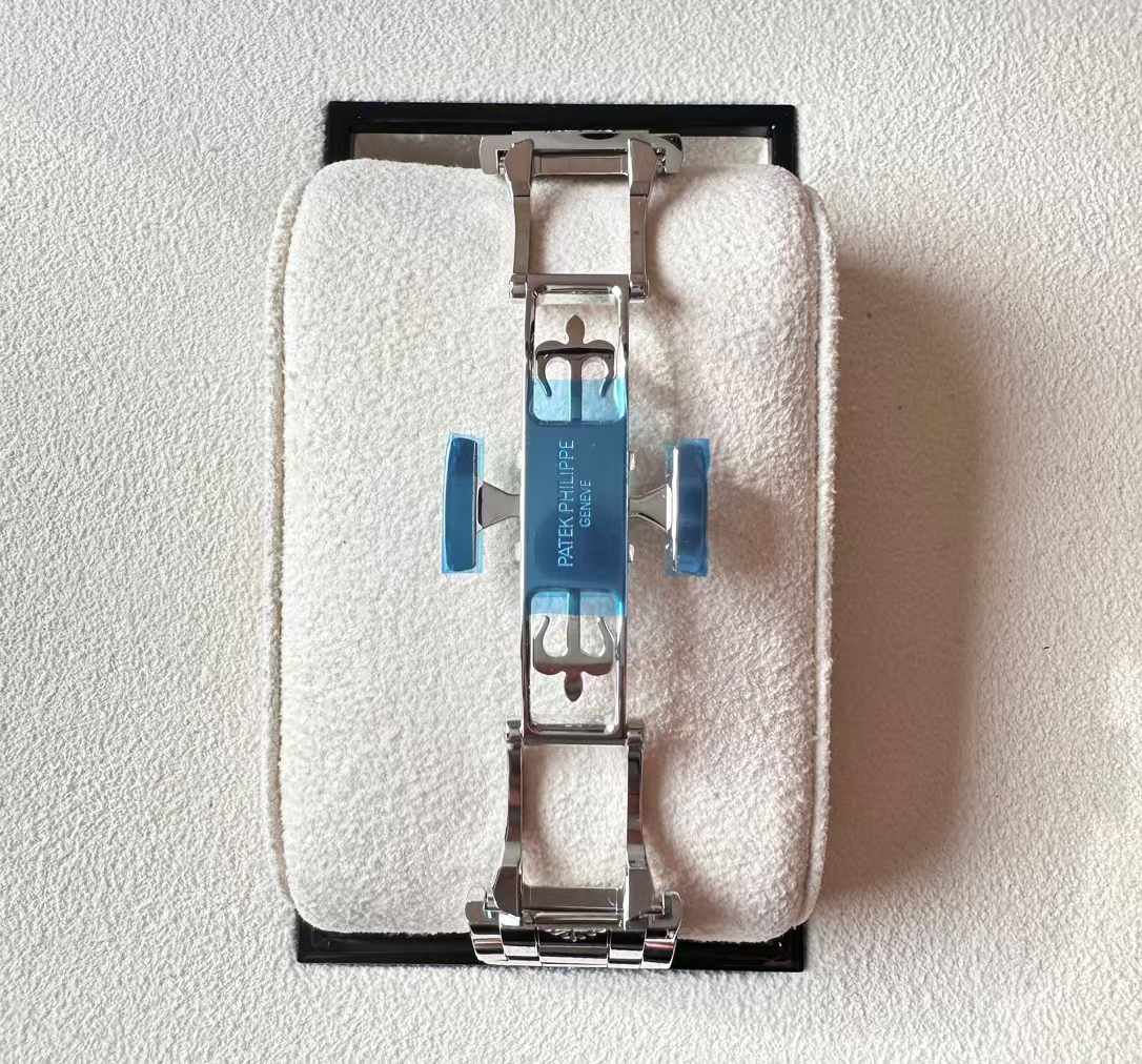 Patek Philippe 4947-1A-001