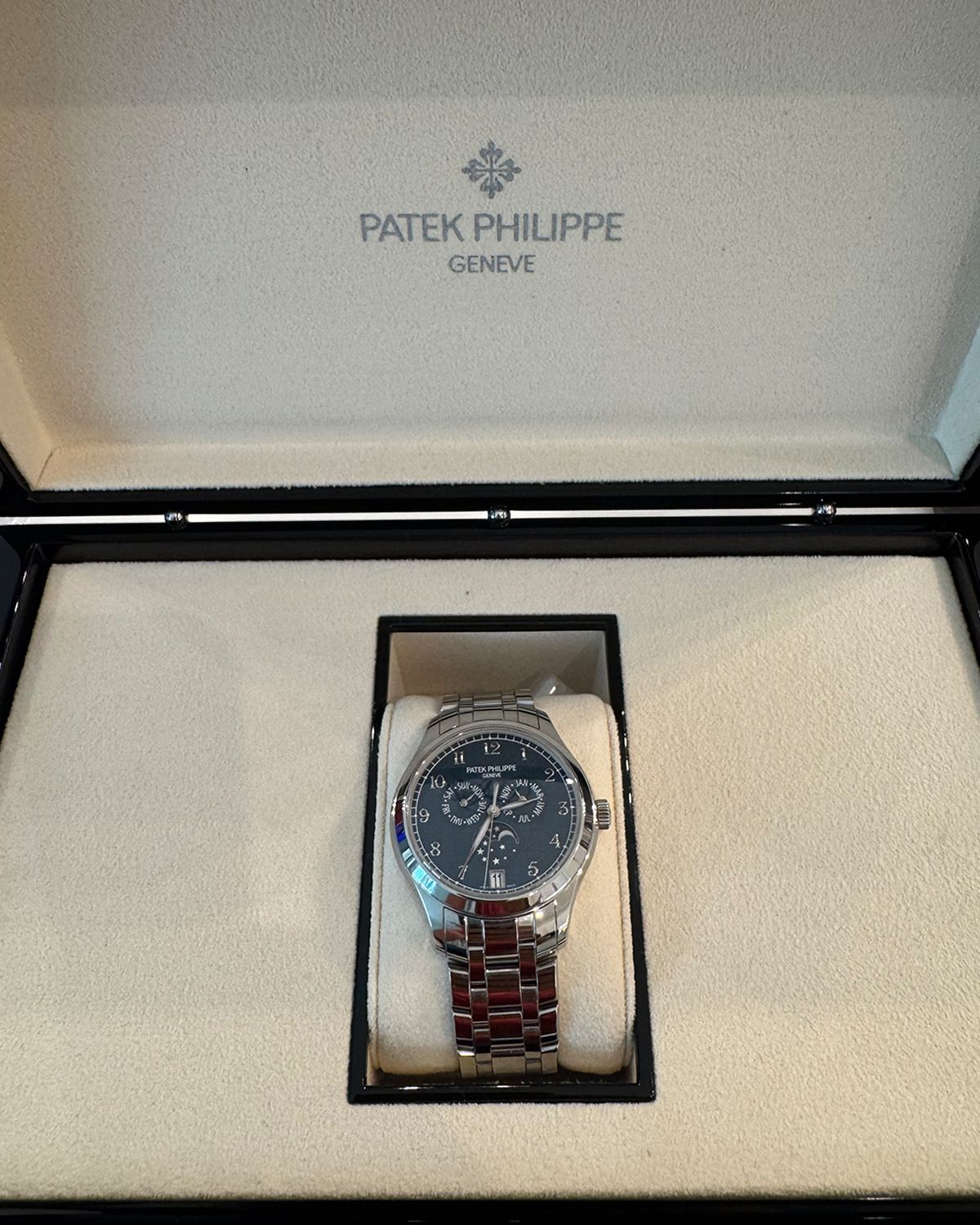 Patek Philippe 4947/1A-001