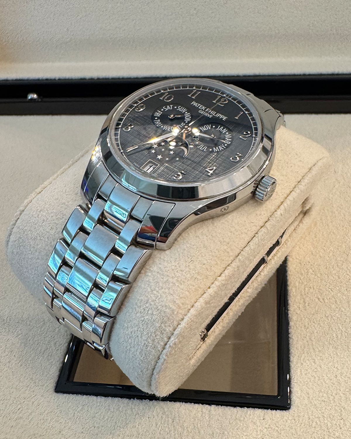 Patek Philippe 4947/1A-001