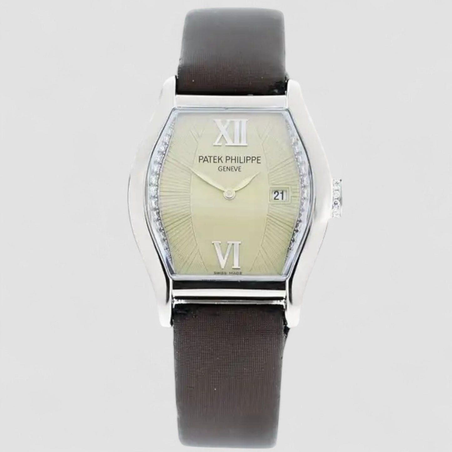 Patek Philippe 4949G-001