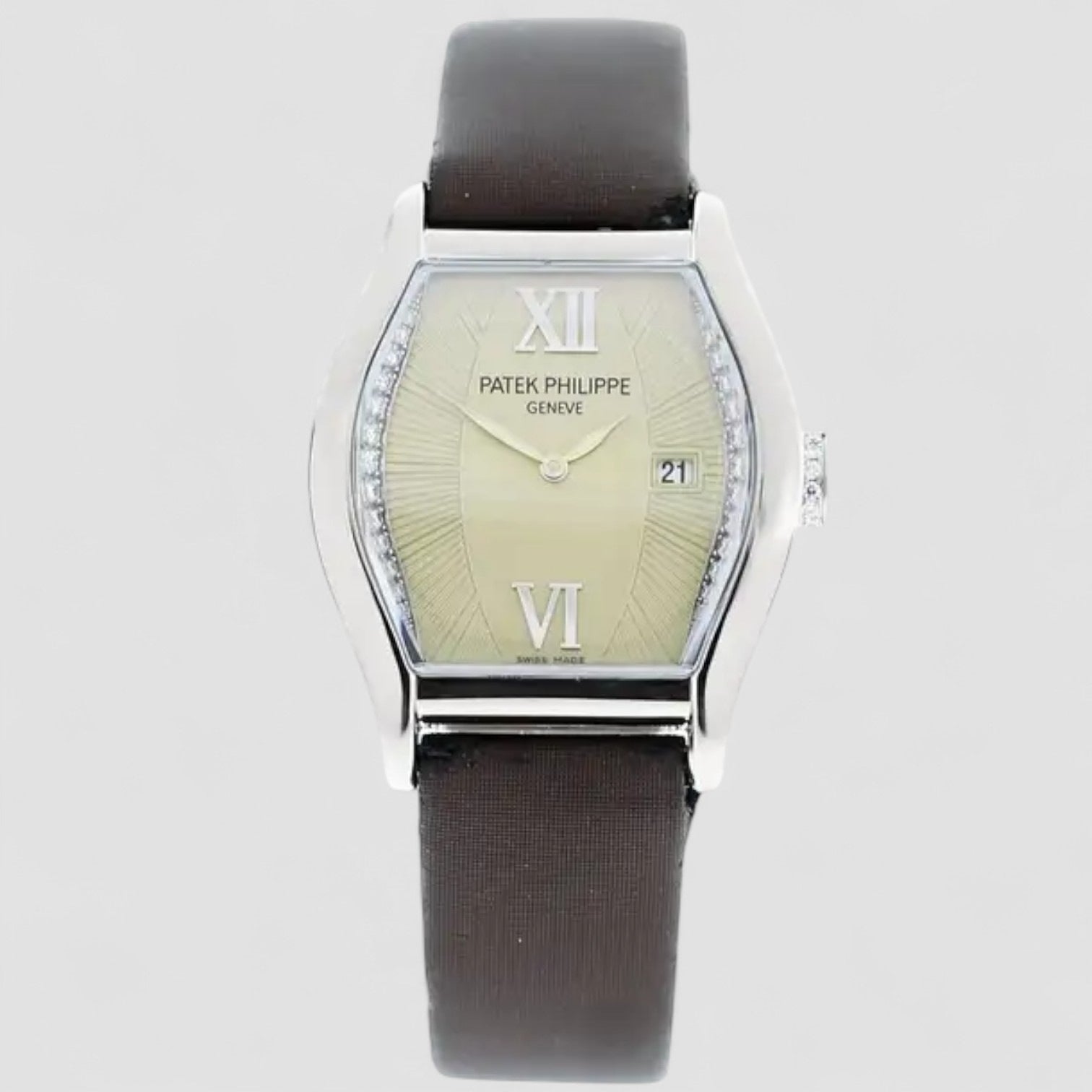 Patek Philippe 4949G-001