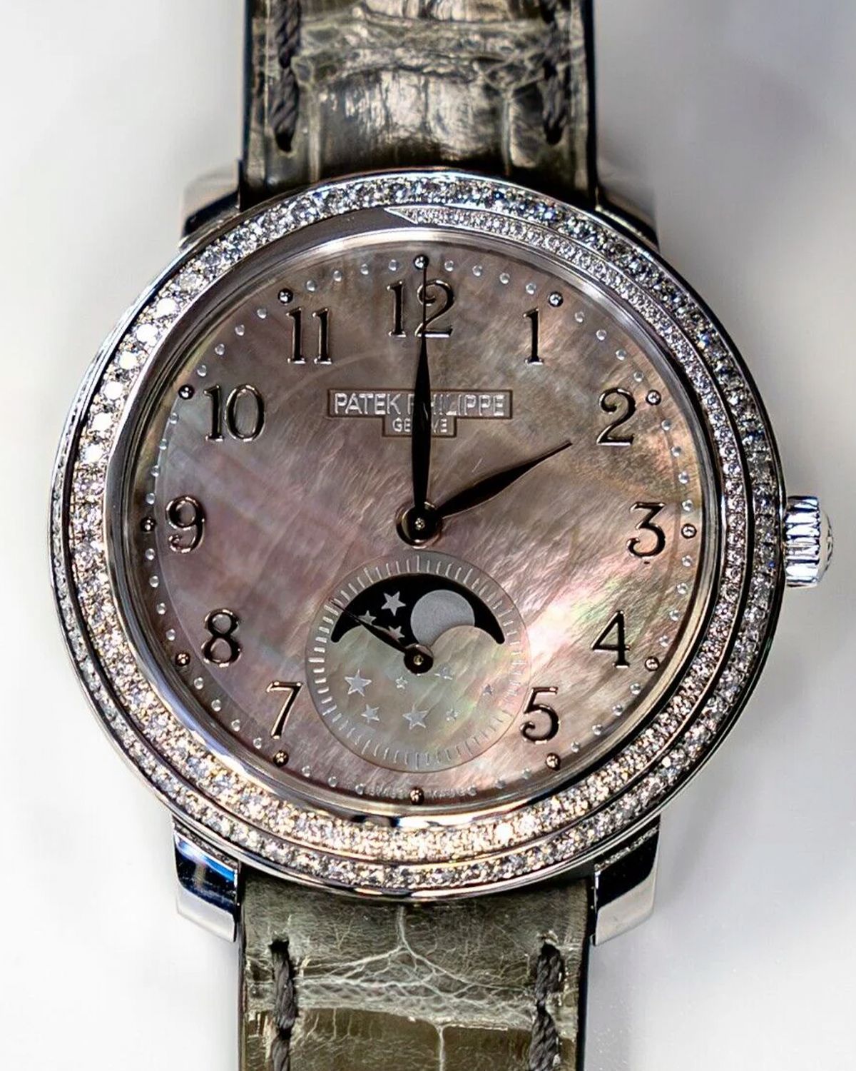 Patek Philippe 4968G-001
