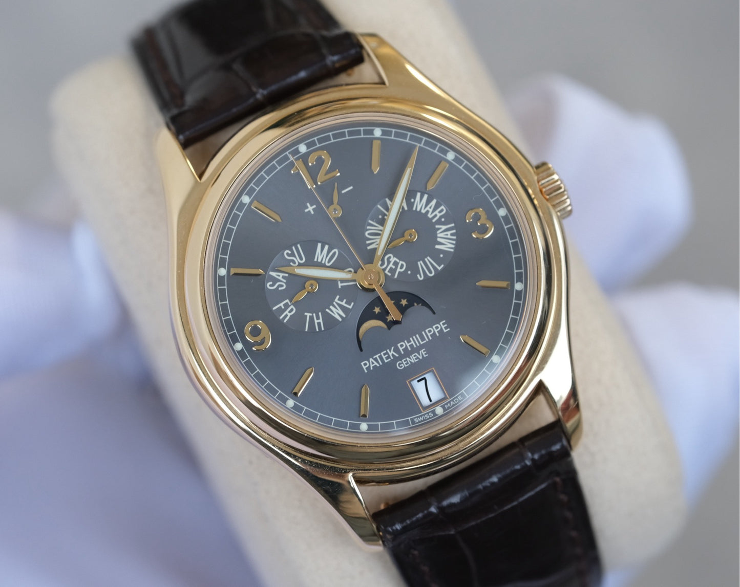 Patek Philippe 5146J-010