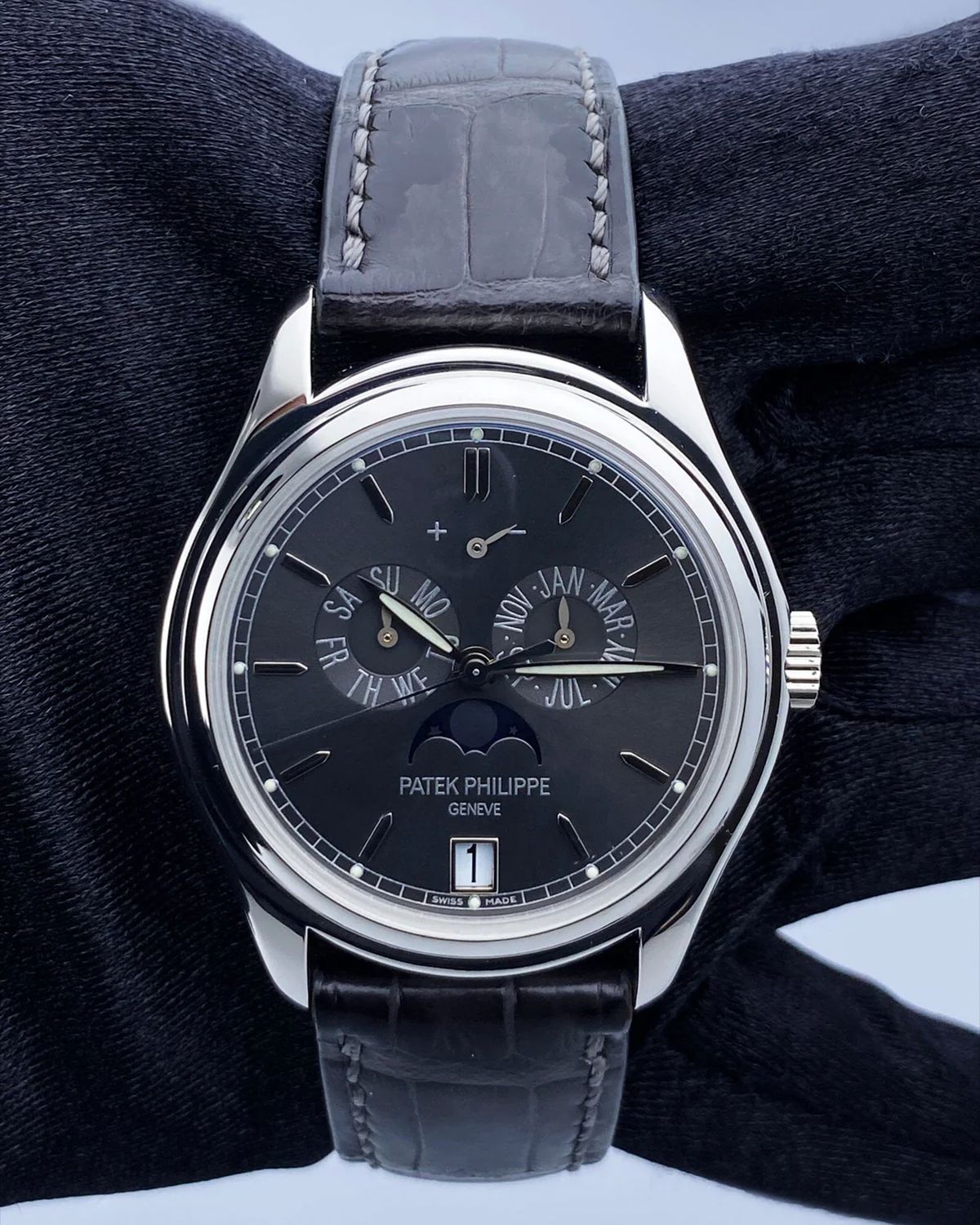 Patek Philippe 5146P-001