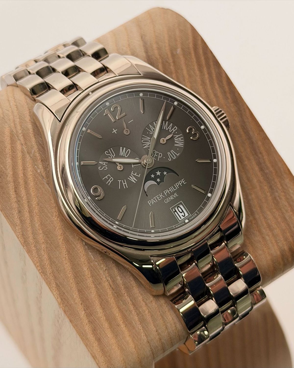 Patek Philippe 5146/1G-010