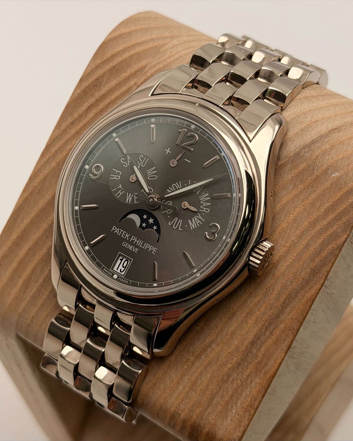 Patek Philippe 5146/1G-010